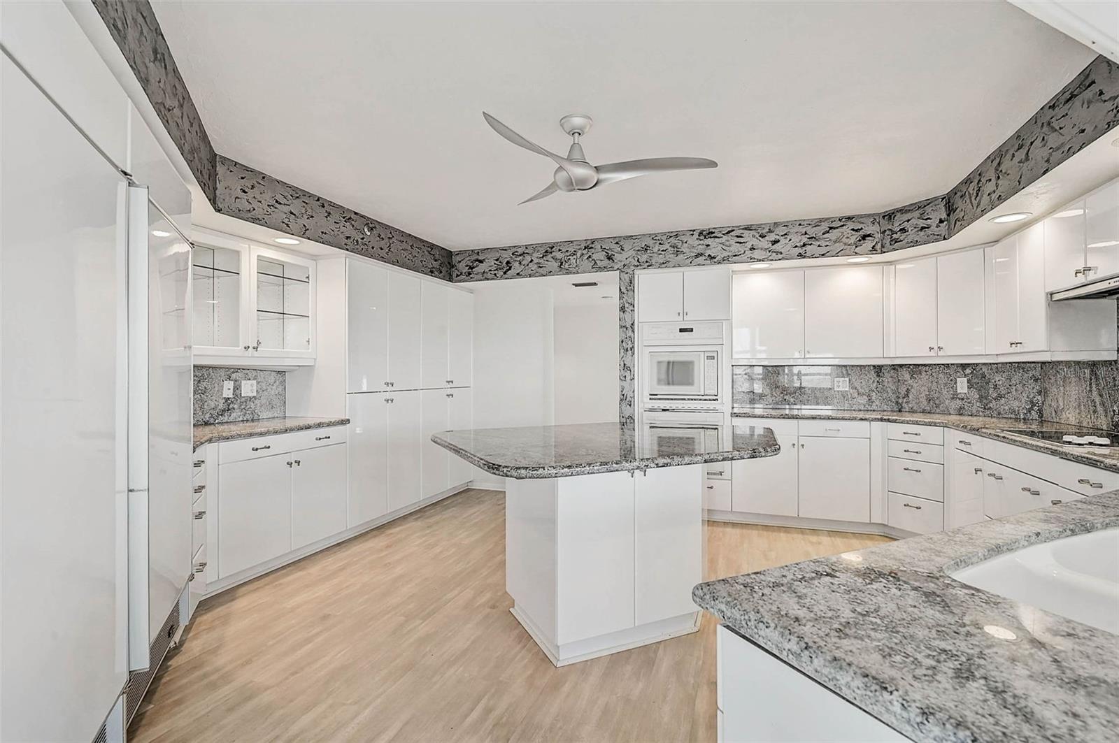 CONDO ON THE BAY TOWER II - Residential