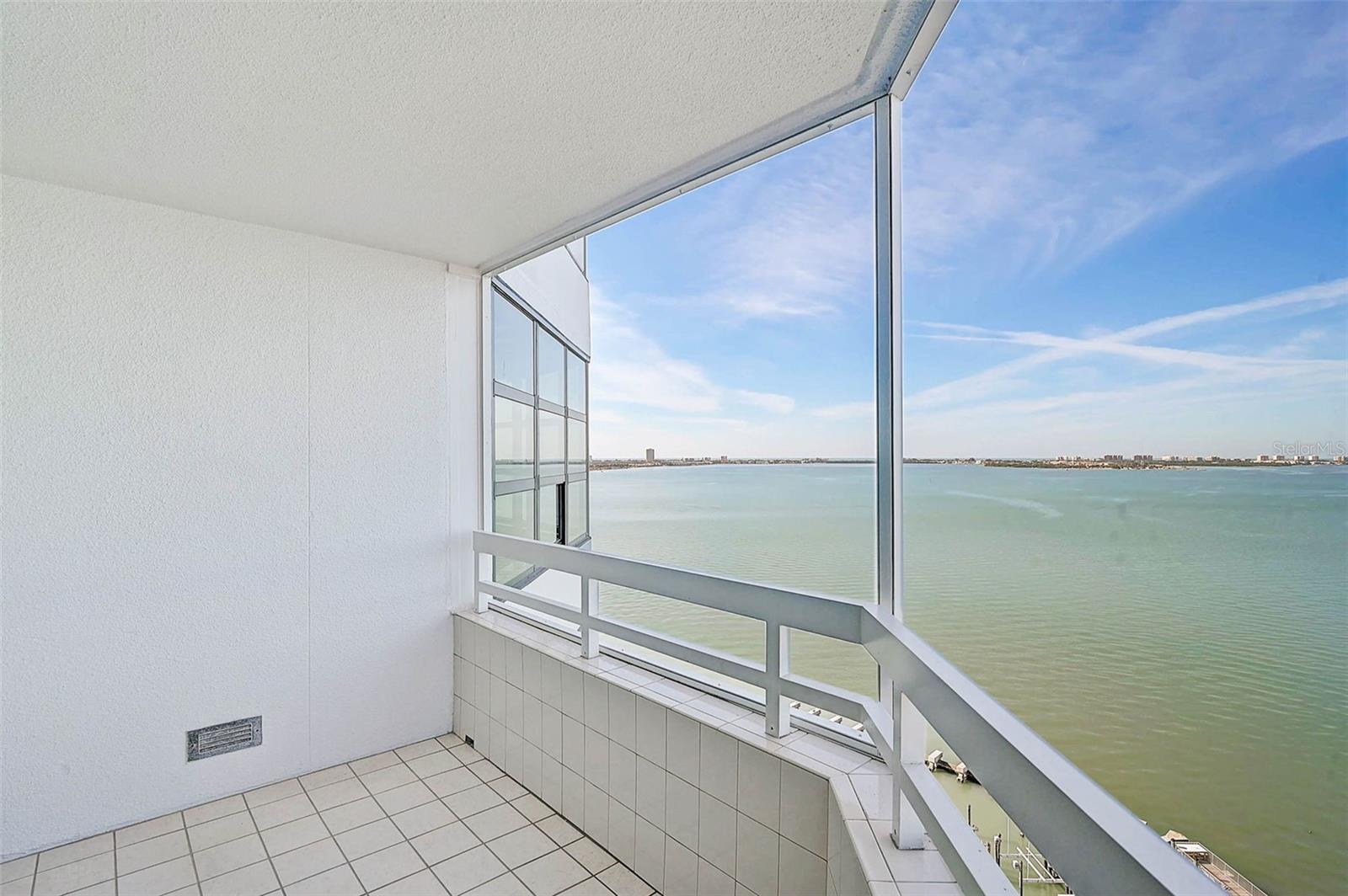 CONDO ON THE BAY TOWER II - Residential