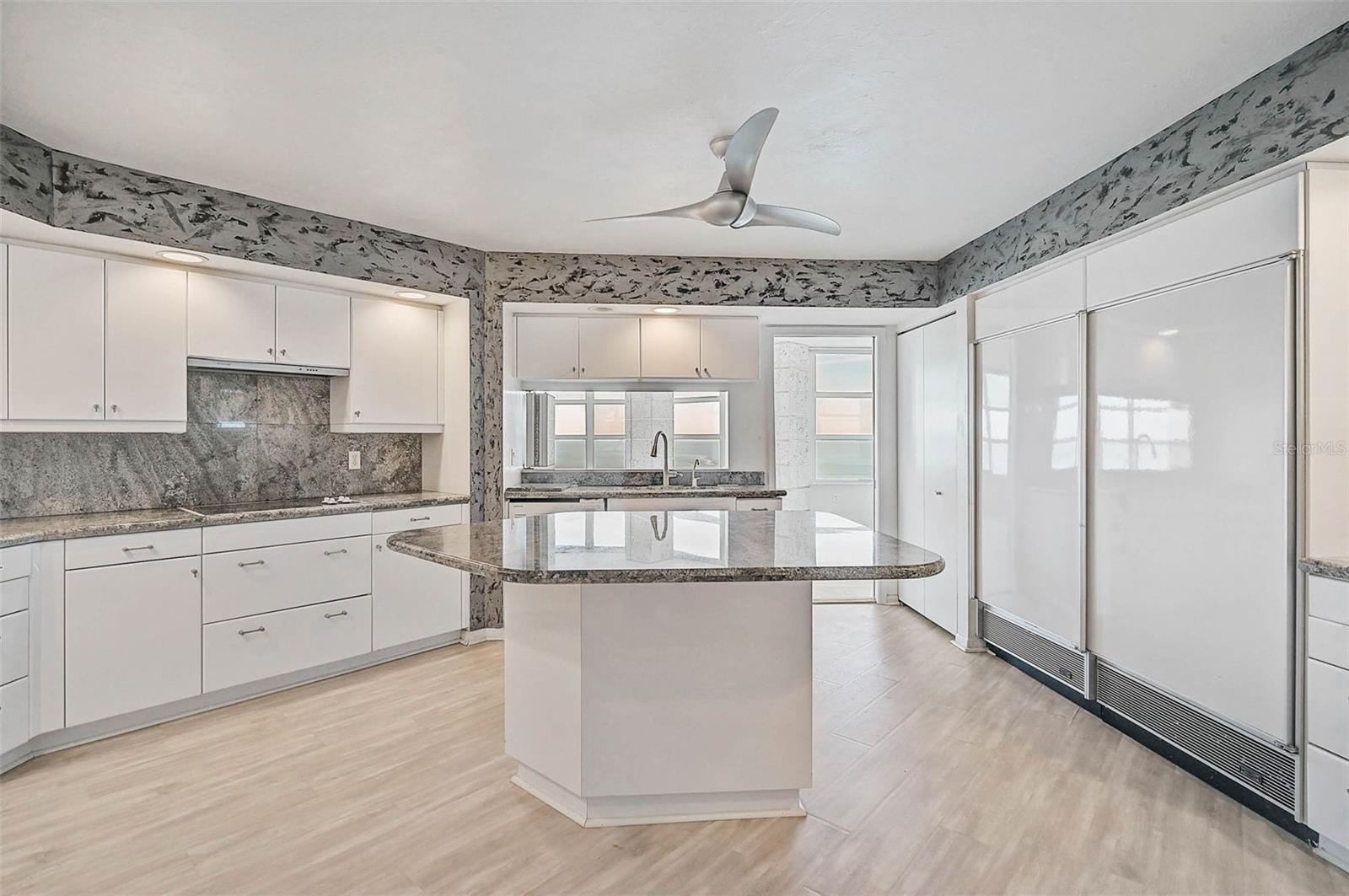 CONDO ON THE BAY TOWER II - Residential