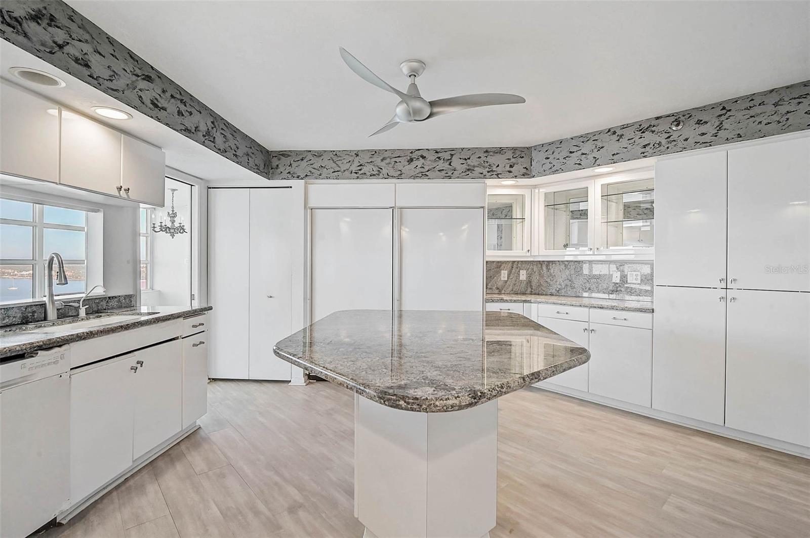 CONDO ON THE BAY TOWER II - Residential