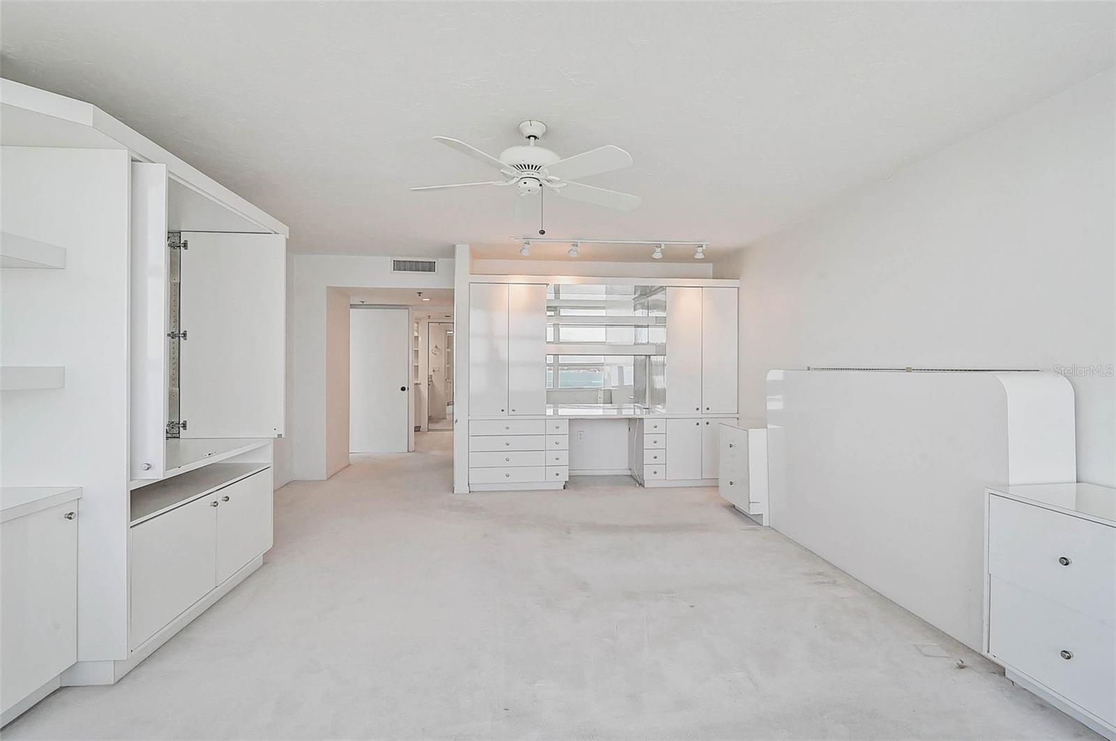 CONDO ON THE BAY TOWER II - Residential