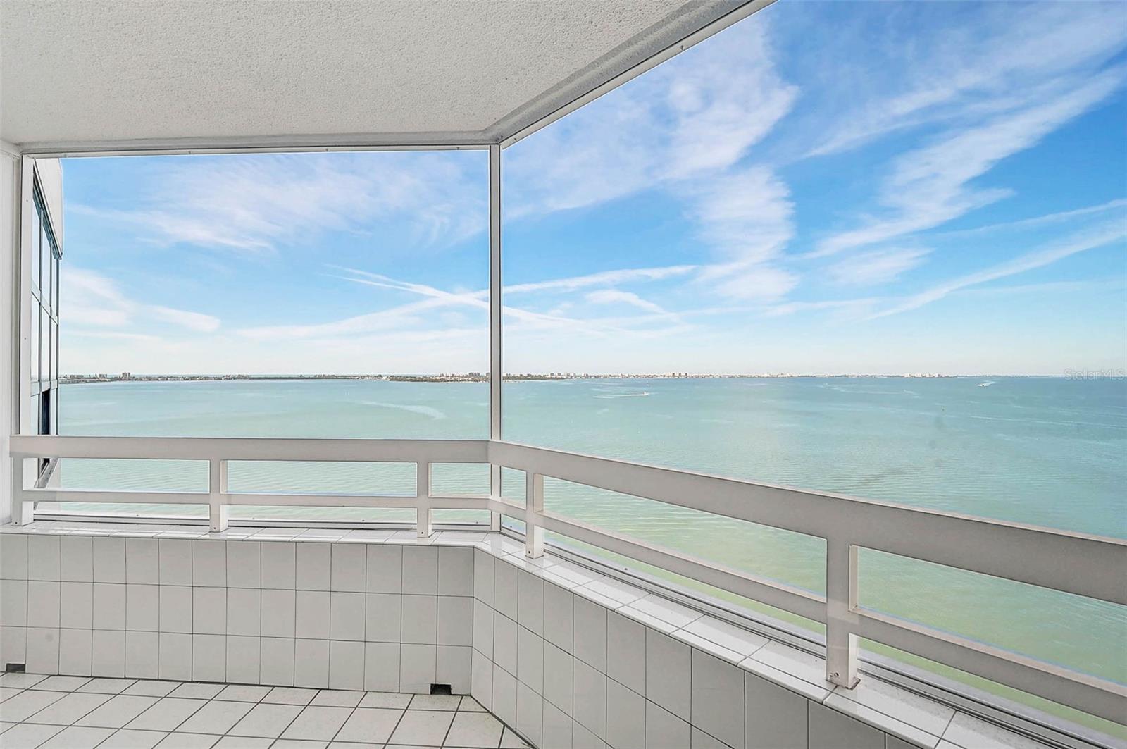 988 BLVD OF THE ARTS 1517