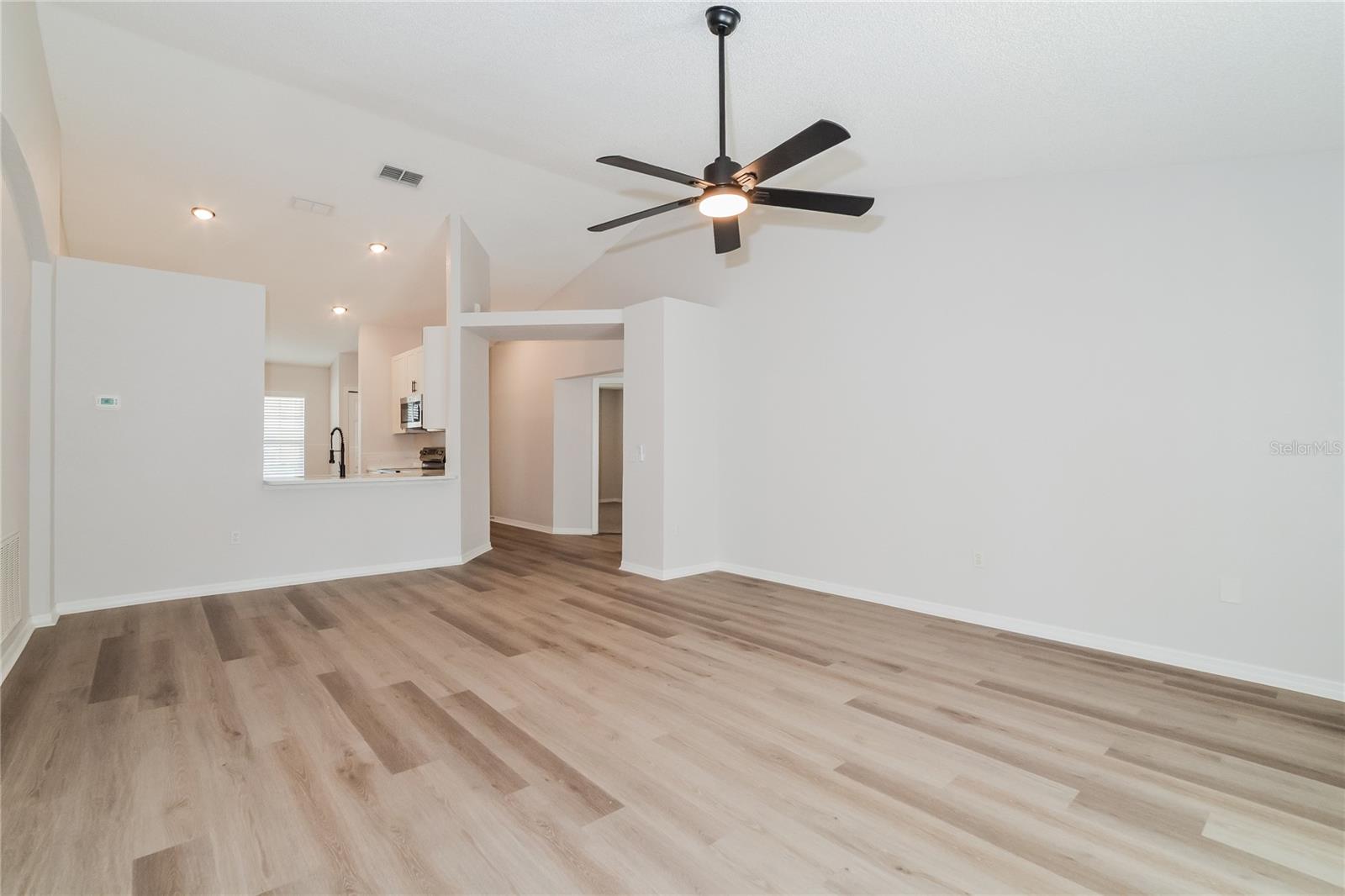 565 TERRANOVA CIRCLE