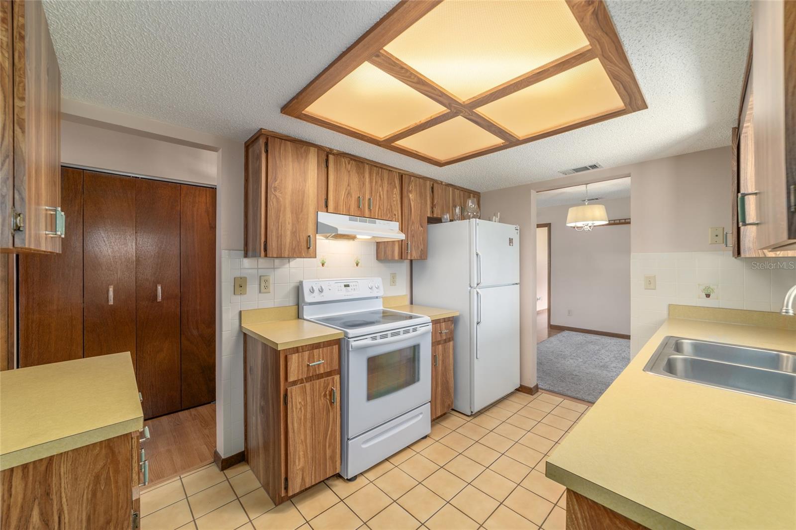 PINE RUN ESTATE - Residential Lease