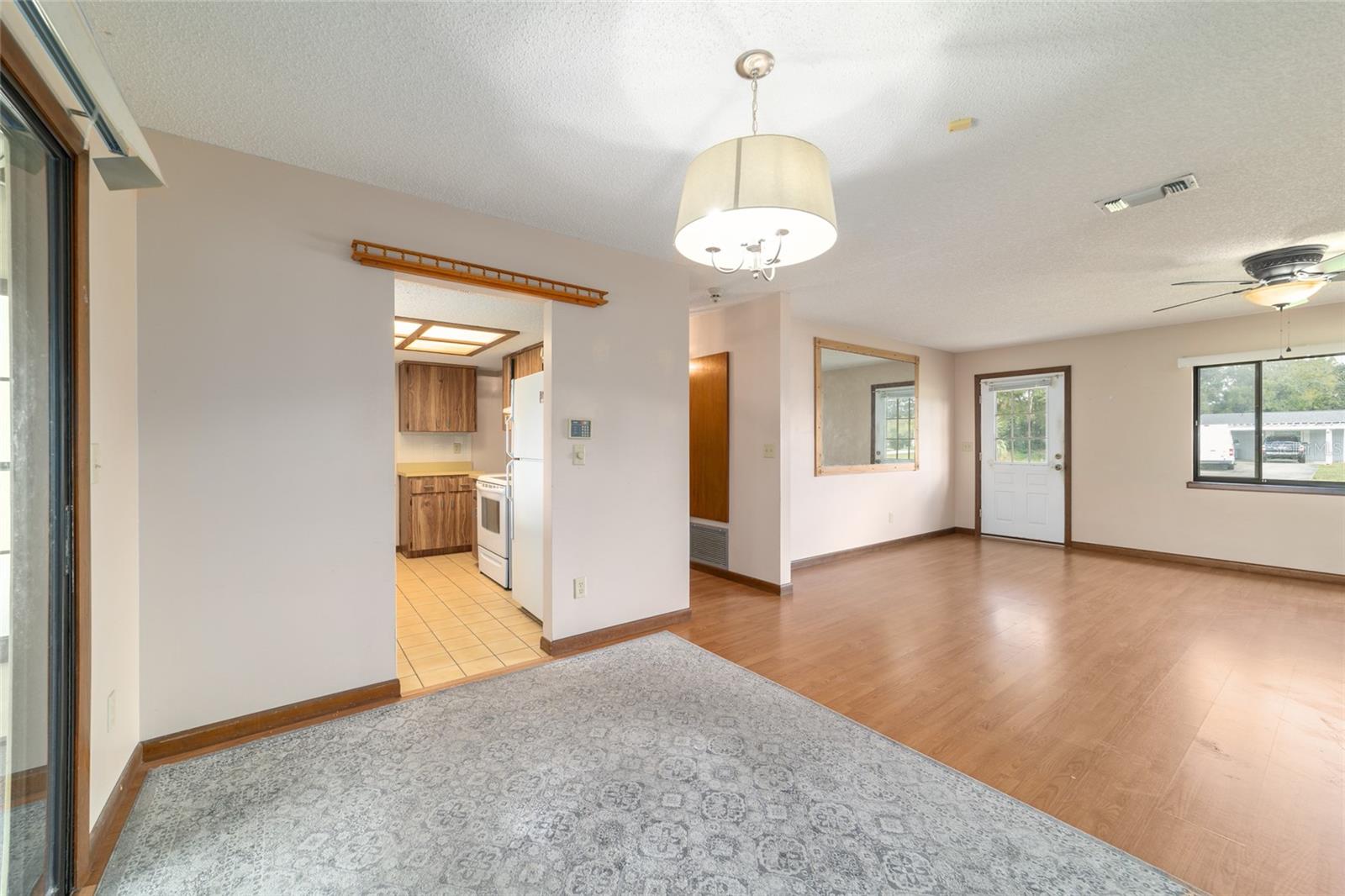 PINE RUN ESTATE - Residential Lease