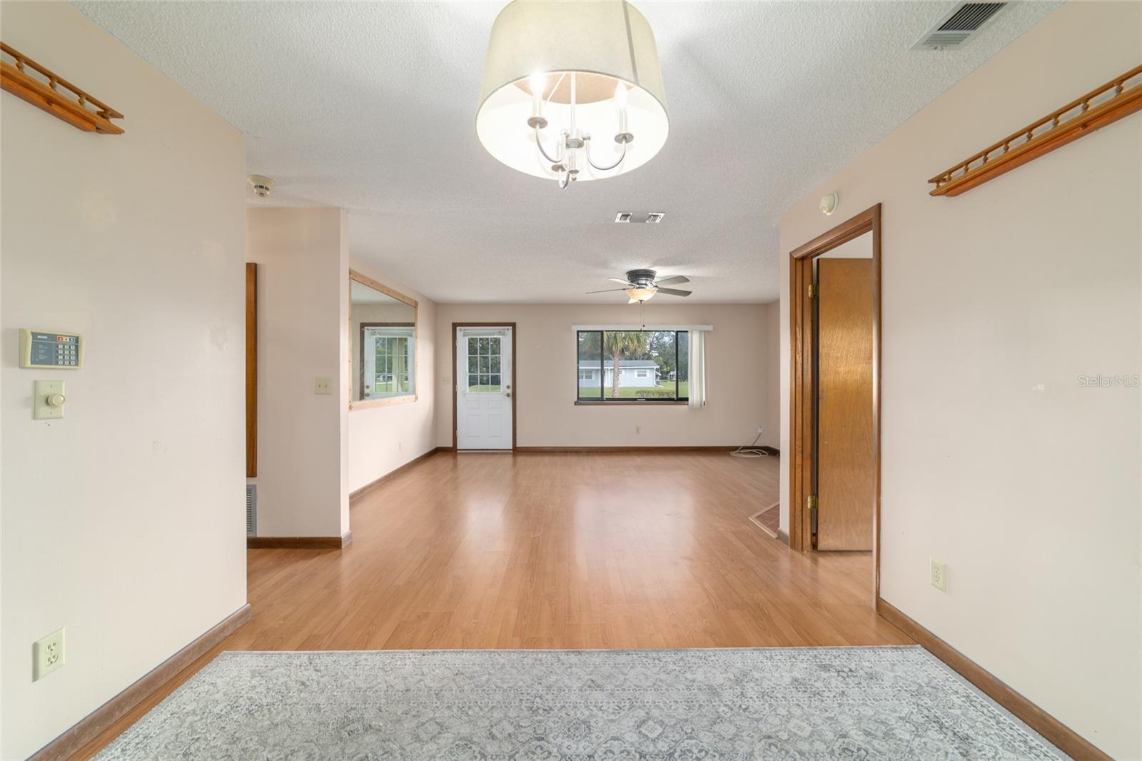 PINE RUN ESTATE - Residential Lease