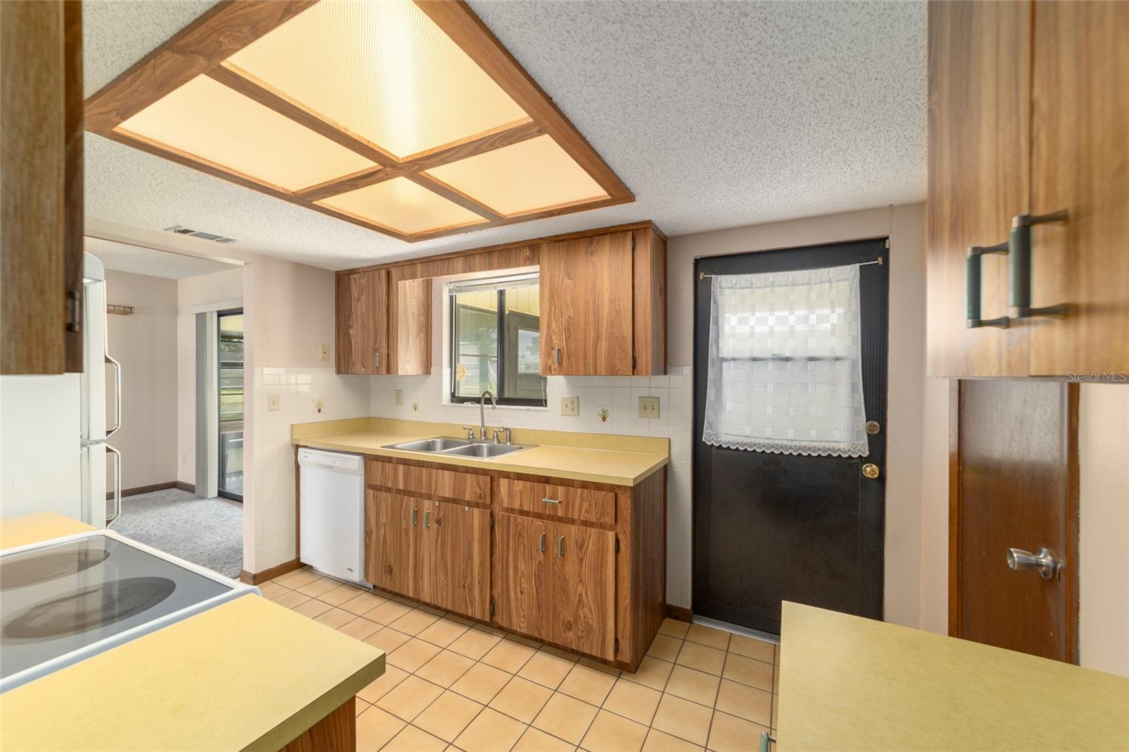 PINE RUN ESTATE - Residential Lease