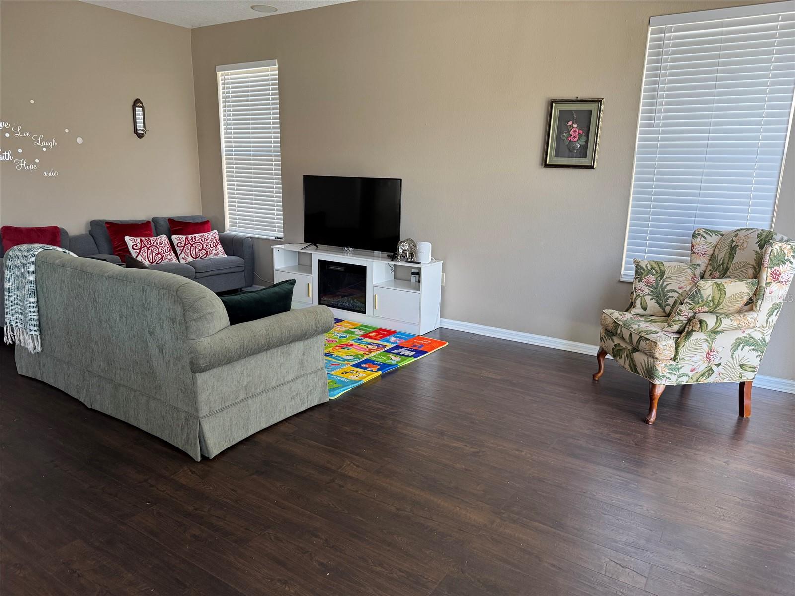 435 STONE BRIAR DRIVE