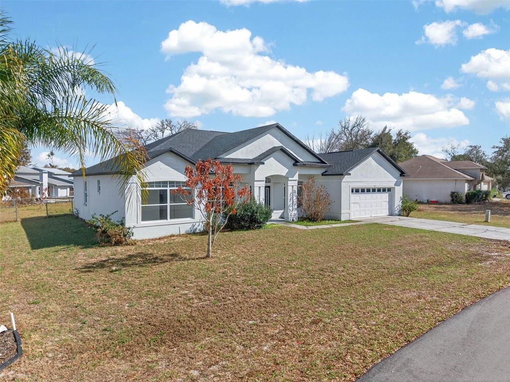 Photo of 183 Lake Thomas Dr, Winter Haven, FL 33880 (MLS # P4937839)