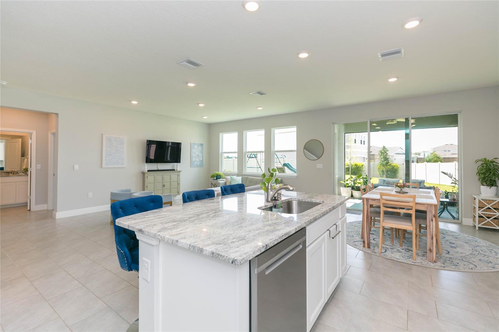 MANGROVE MANOR PH 1 - Residential