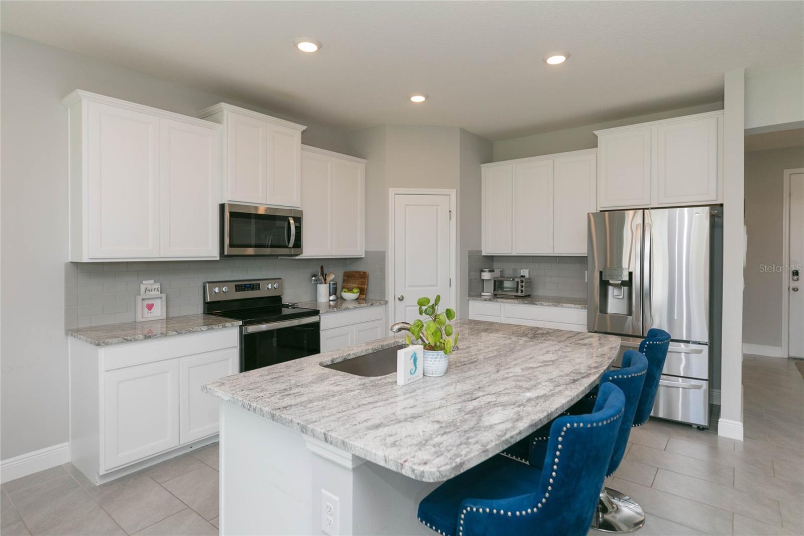 MANGROVE MANOR PH 1 - Residential