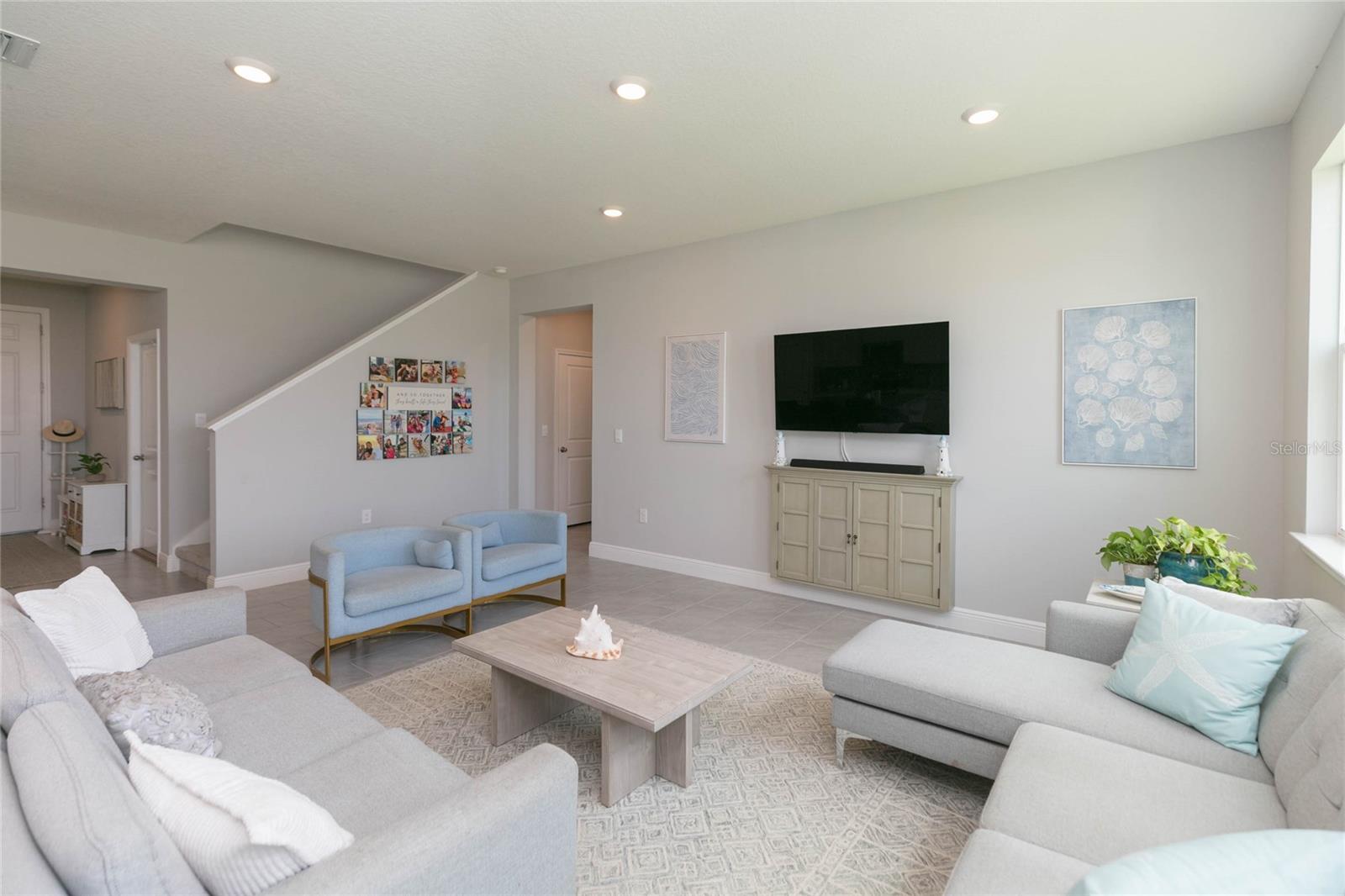 MANGROVE MANOR PH 1 - Residential