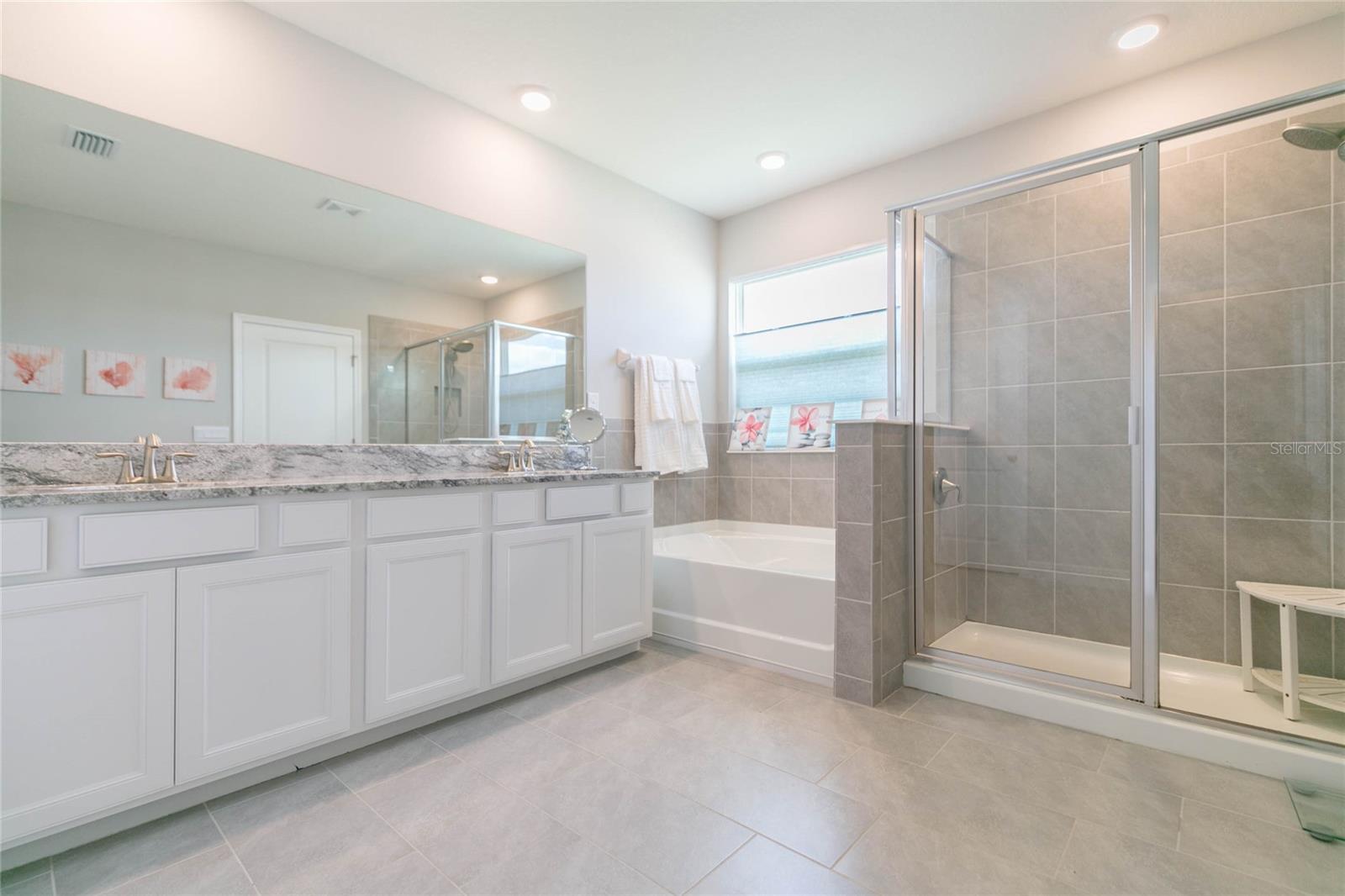 MANGROVE MANOR PH 1 - Residential