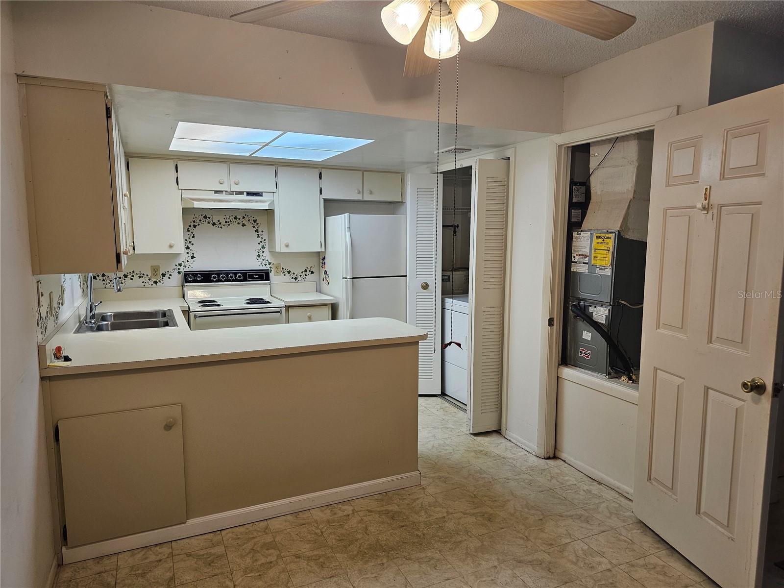 WINDTREE GARDENS CONDO PH 04 - Residential