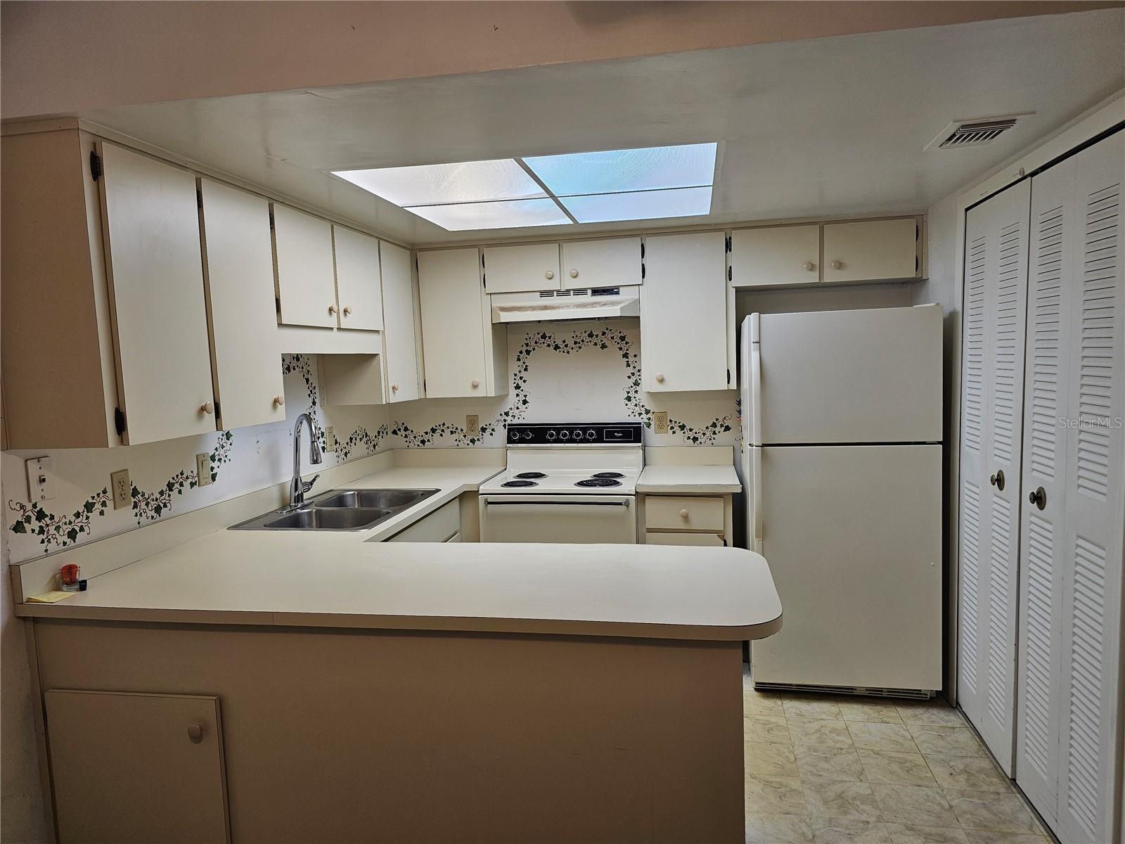 WINDTREE GARDENS CONDO PH 04 - Residential