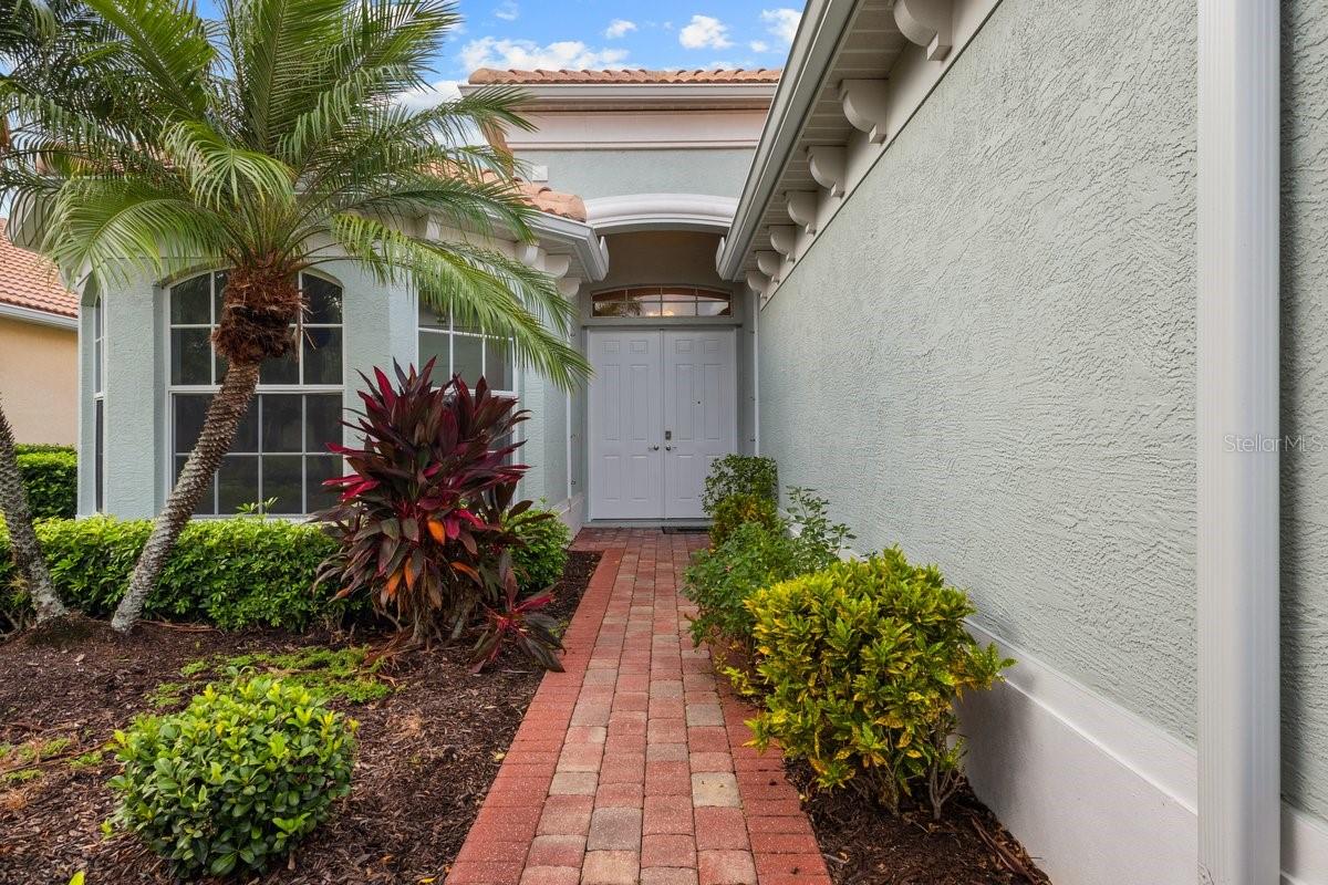 3927 WHISPERING OAKS DRIVE