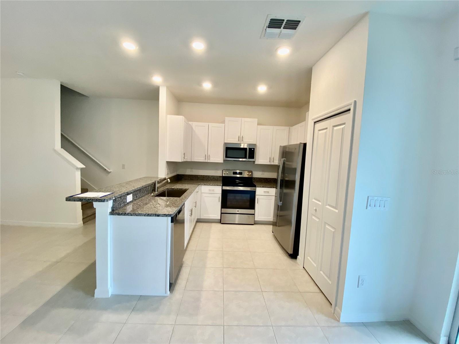 MIRADA PCLS 8A & 8B - Residential Lease