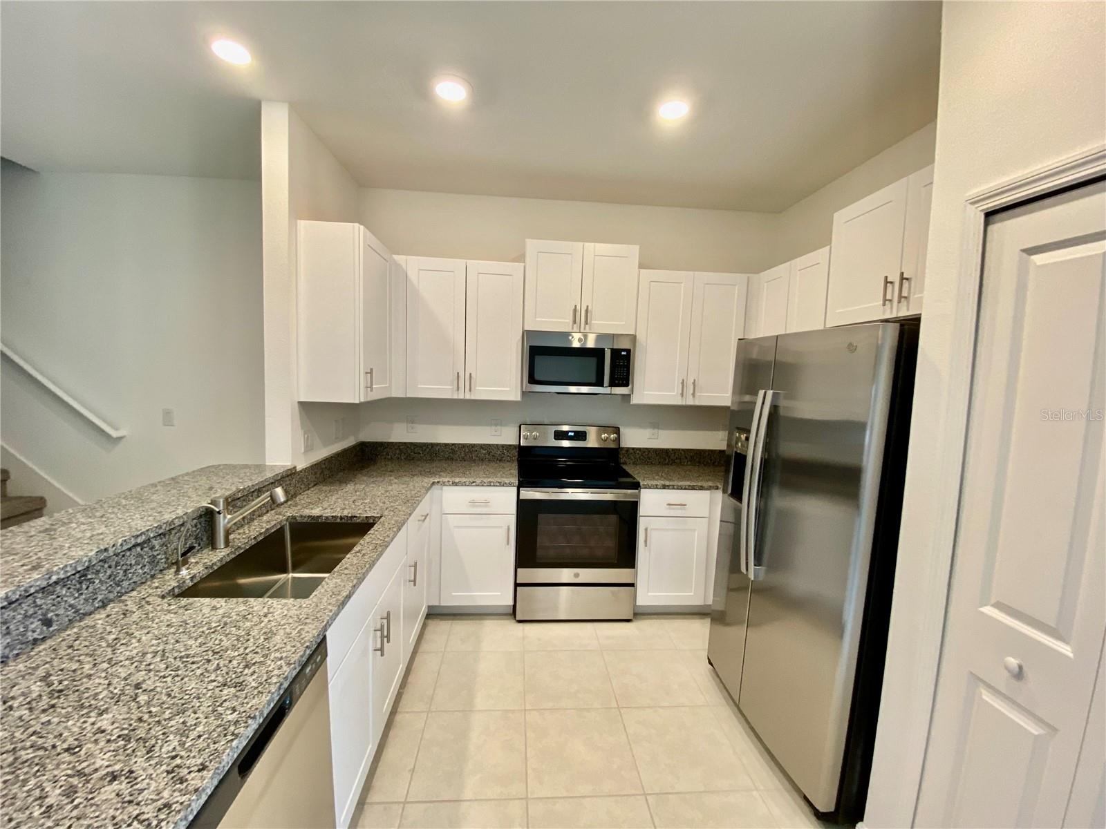 MIRADA PCLS 8A & 8B - Residential Lease