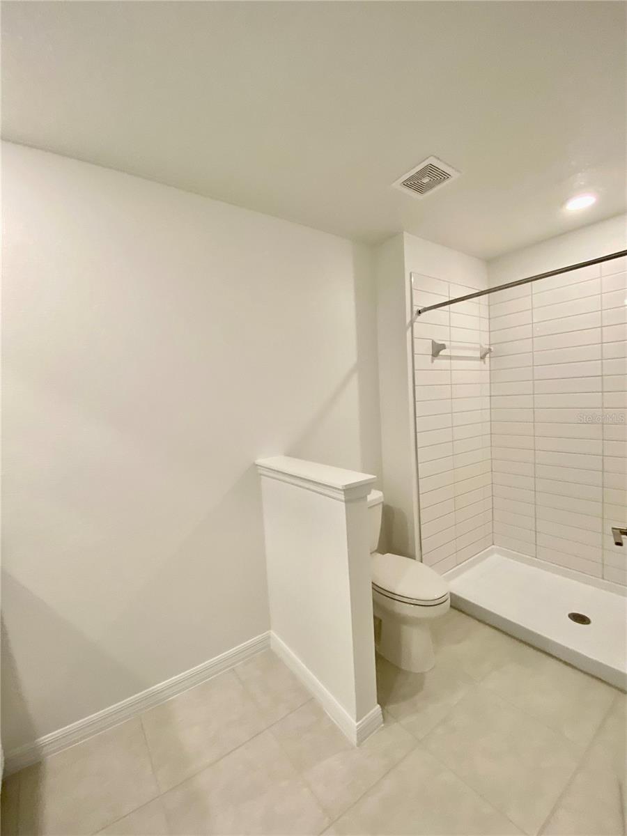 MIRADA PCLS 8A & 8B - Residential Lease