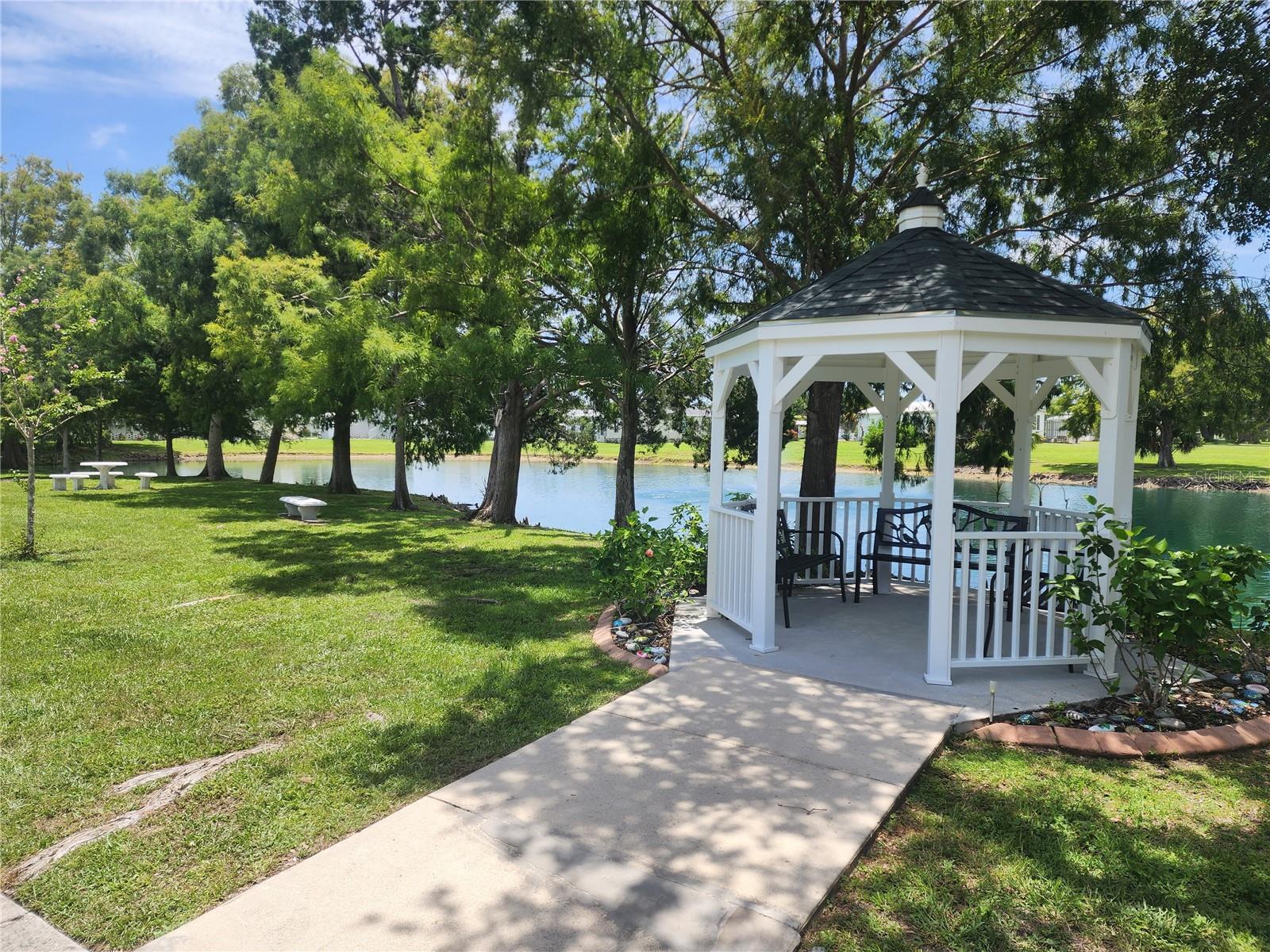 HOLIDAY PARK - Residential