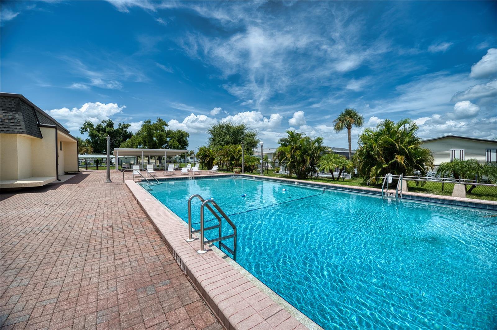 HOLIDAY PARK - Residential