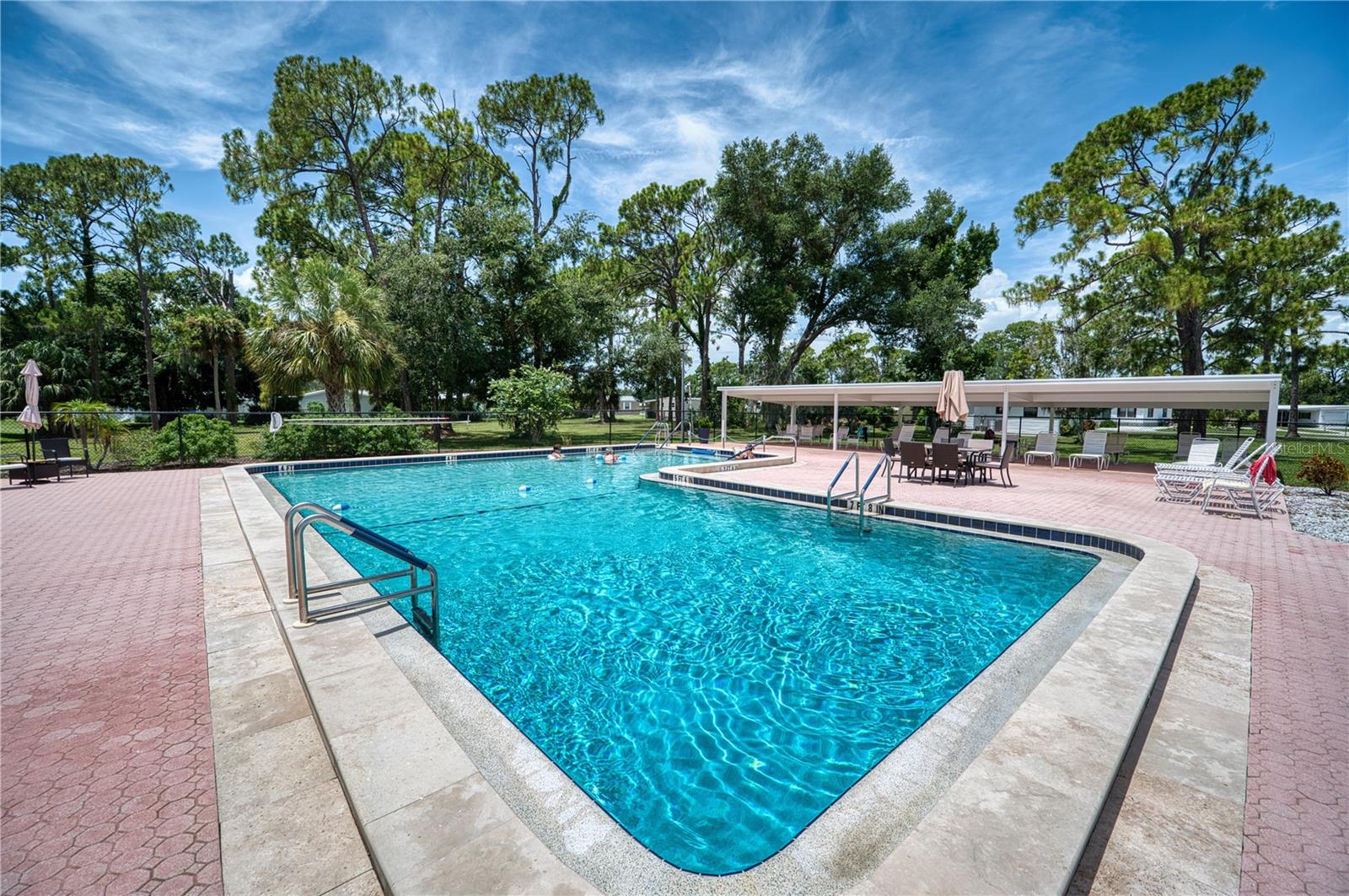 HOLIDAY PARK - Residential
