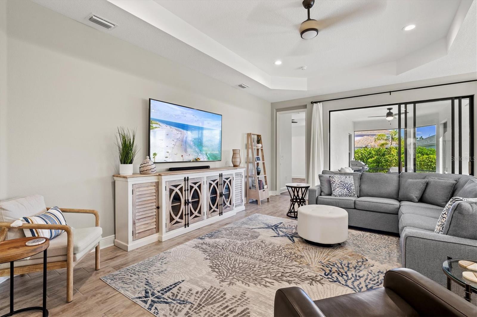 2720 BUTTERFLY JASMINE TRAIL