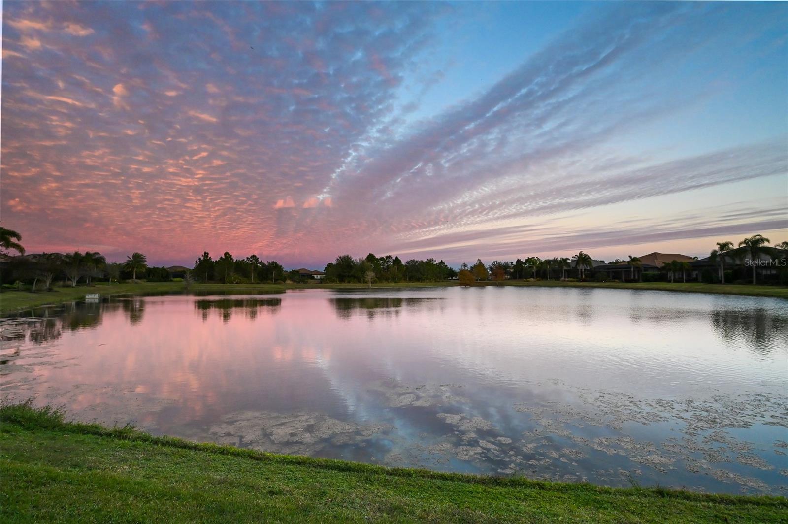 COUNTRY CLUB EAST AT LAKEWD RANCH - Residential