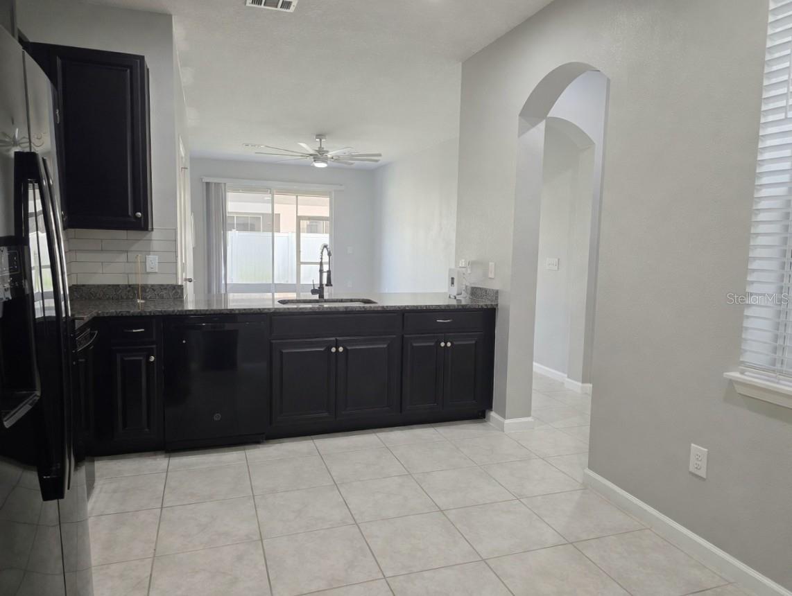 2945 RAMBLER IVY LOOP