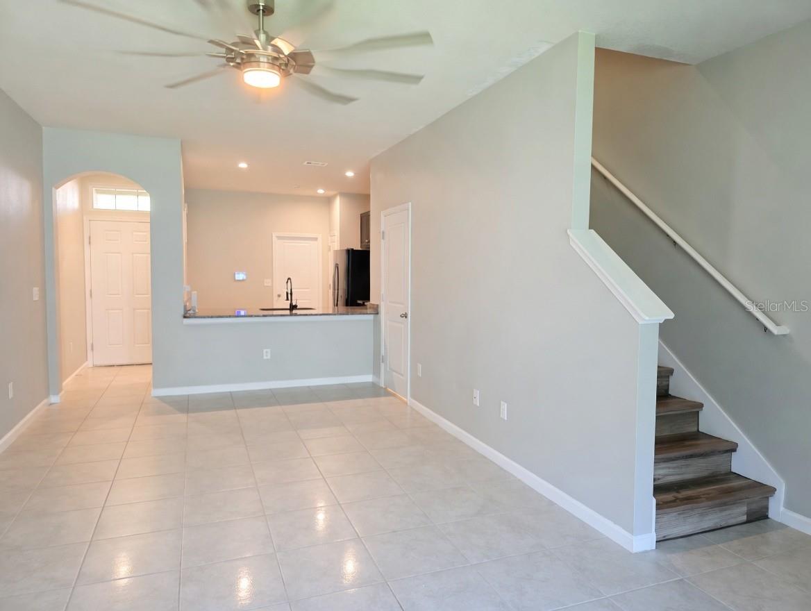 2945 RAMBLER IVY LOOP