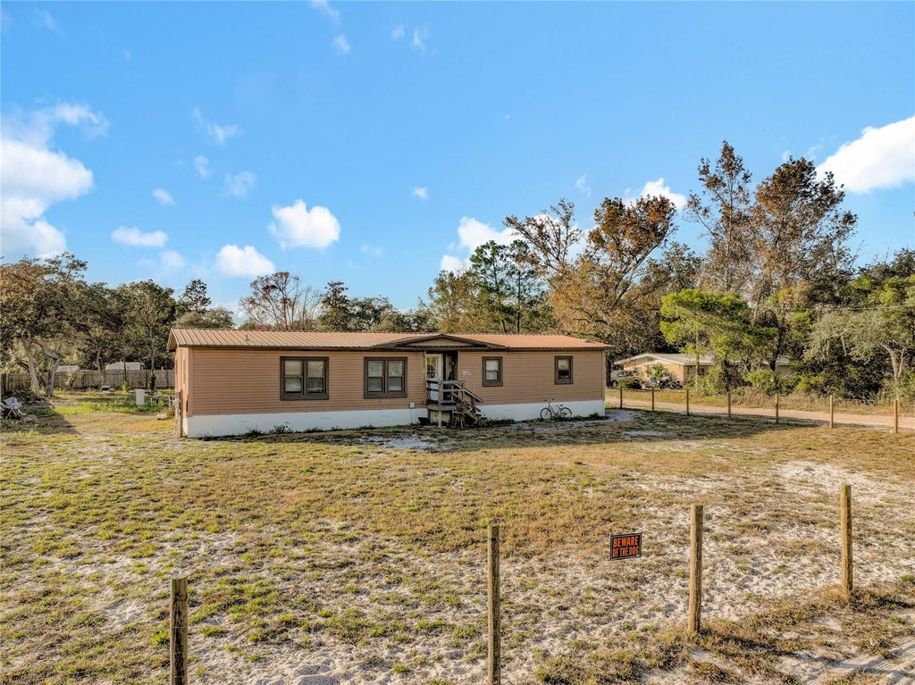 Photo of 45797 Ohio Street, Paisley, FL 32767 (MLS # G5118995)