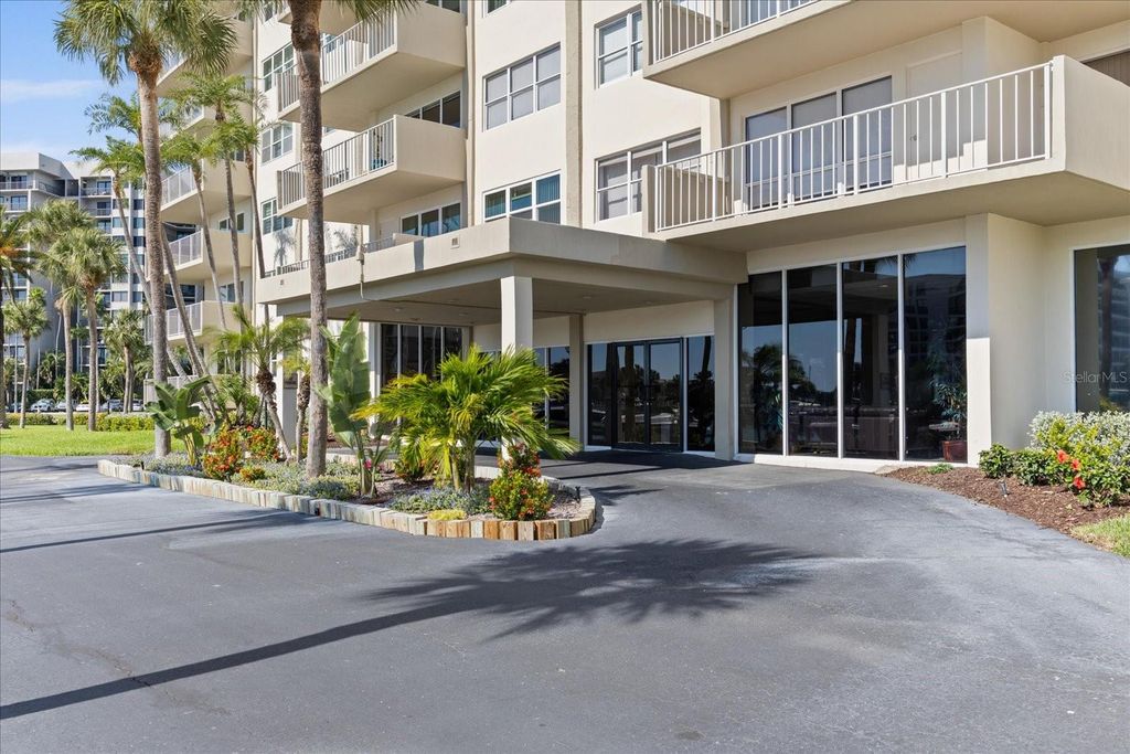 Photo of 1621 Gulf Boulevard #1508, Clearwater, FL 33767 (MLS # TB8449538)