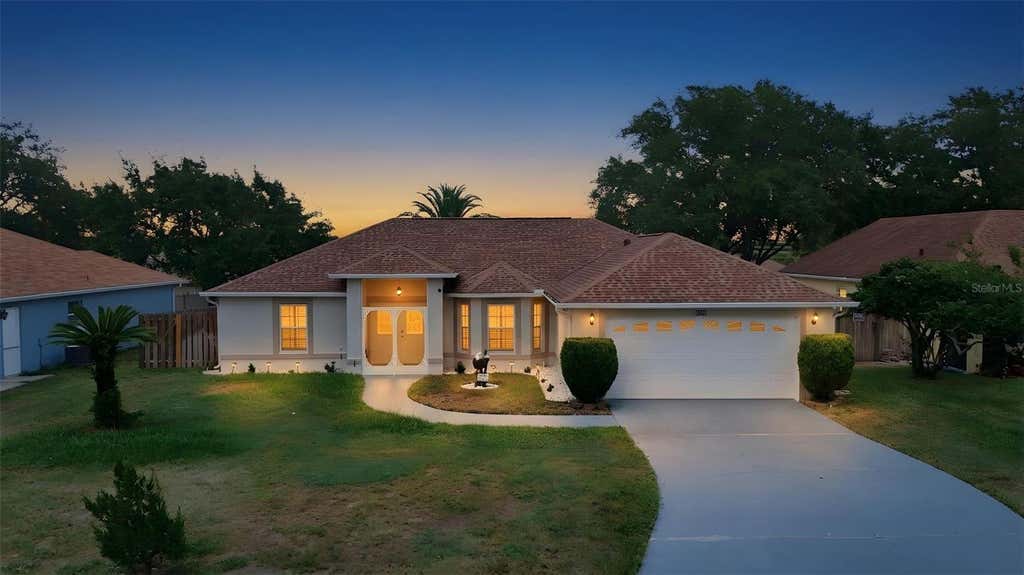 Photo of 9700 Saragossa Street, Clermont, FL 34711 (MLS # G5113602)