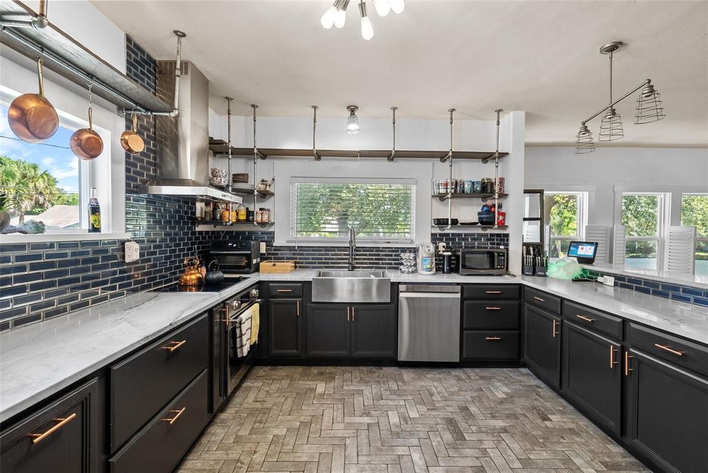 Photo of 1207 9th Avenue N, St Petersburg, FL 33705 (MLS # TB8431147)