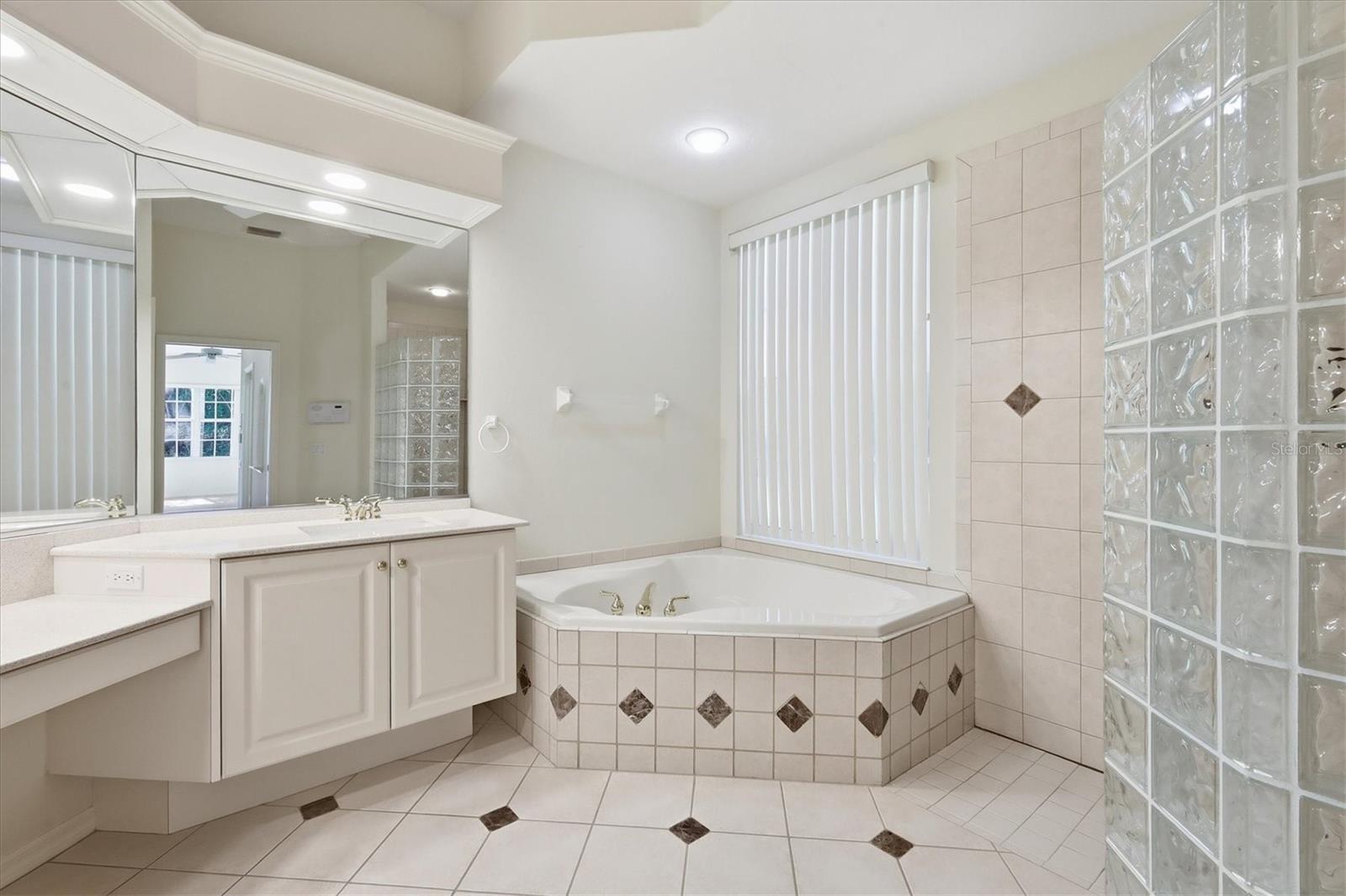 UNIVERSITY PARK - Residential