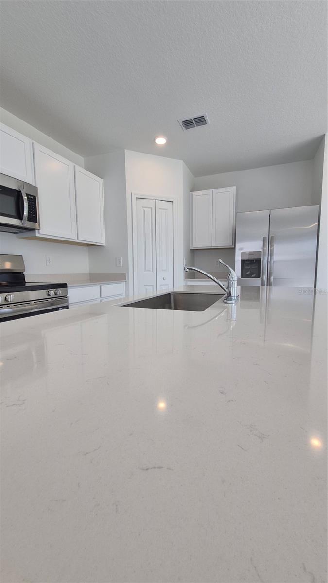 HUNT CLUB/LK WALES PH 1 - Residential Lease