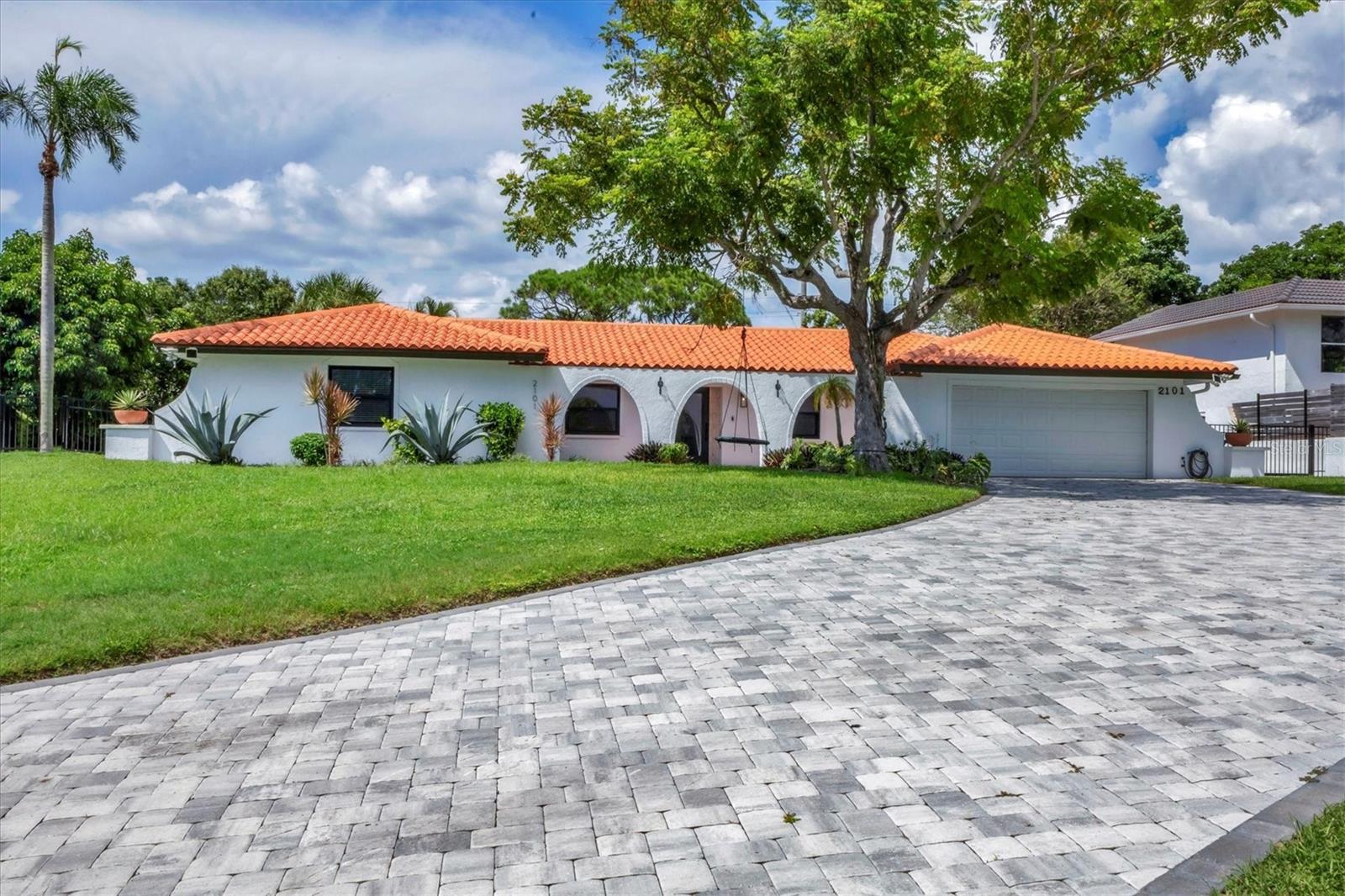 2101 RIVER RIDGE DRIVE