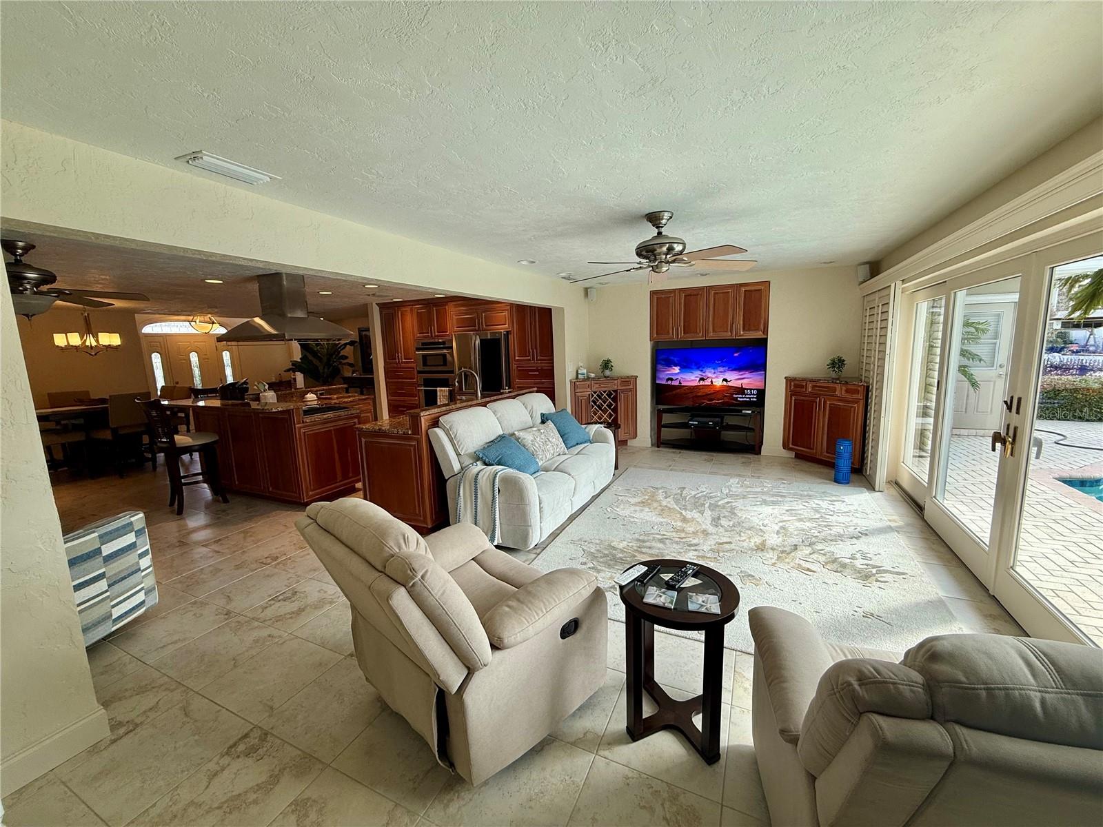 THREE PALMS POINT - Residential