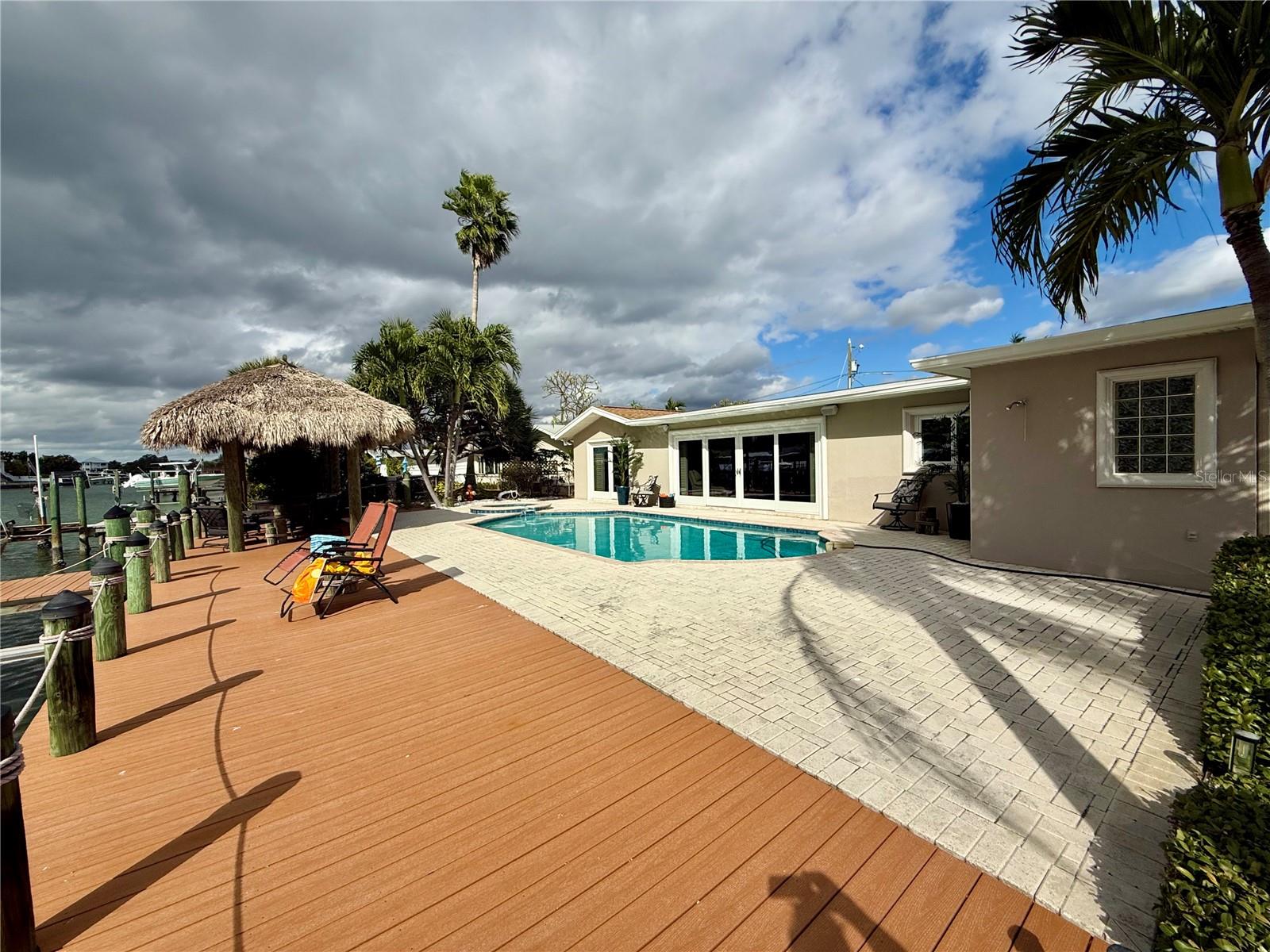 THREE PALMS POINT - Residential