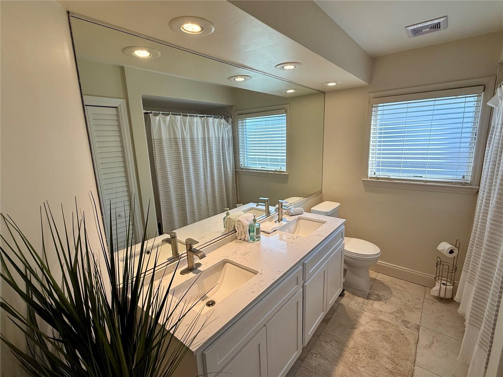 THREE PALMS POINT - Residential