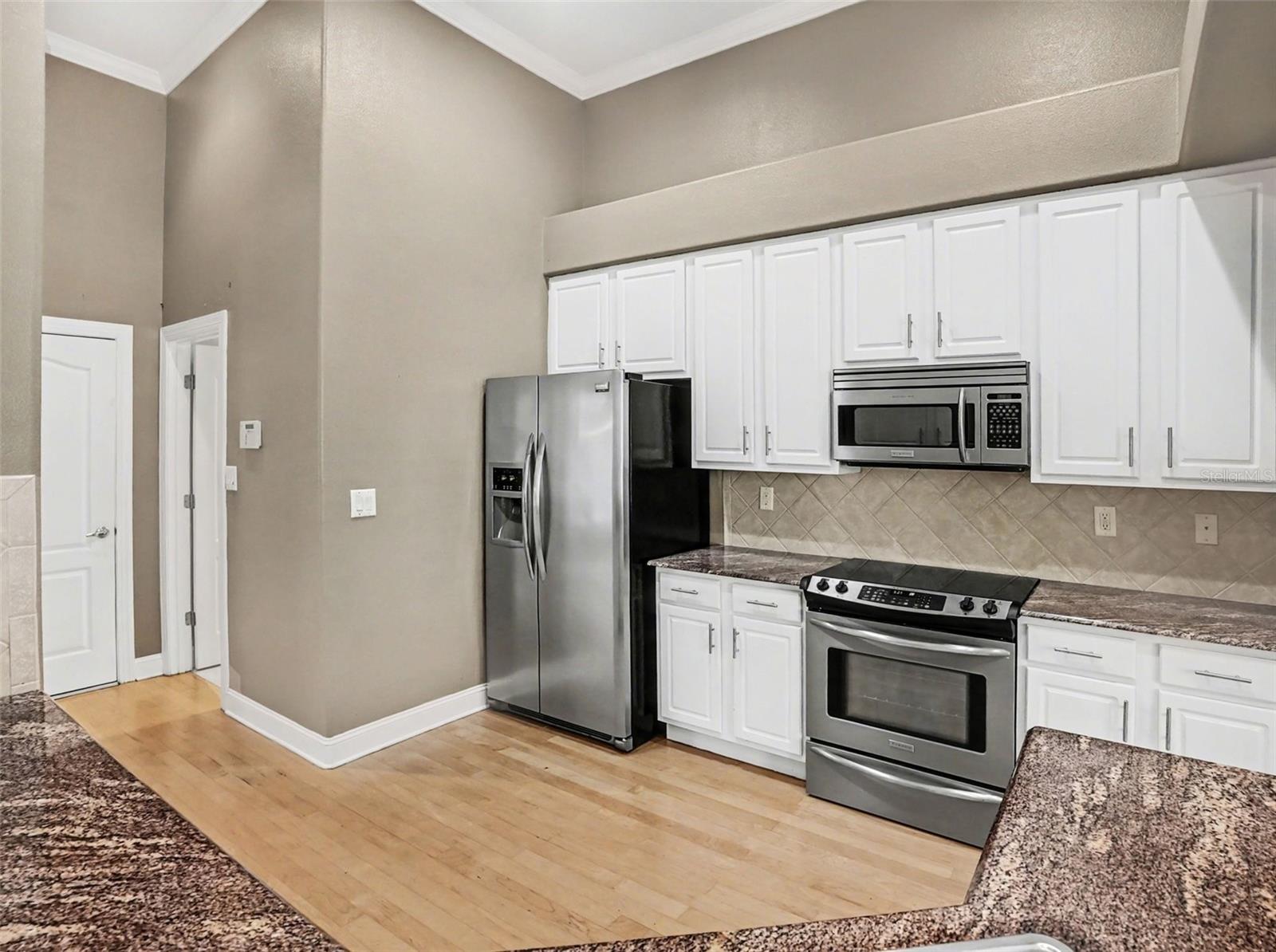 ADMIRAL POINTE - Residential