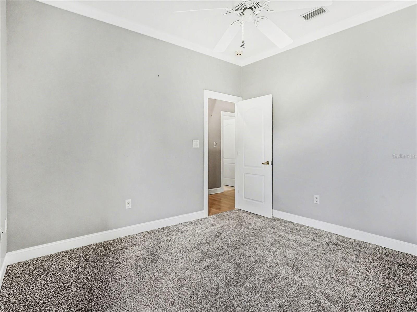 ADMIRAL POINTE - Residential