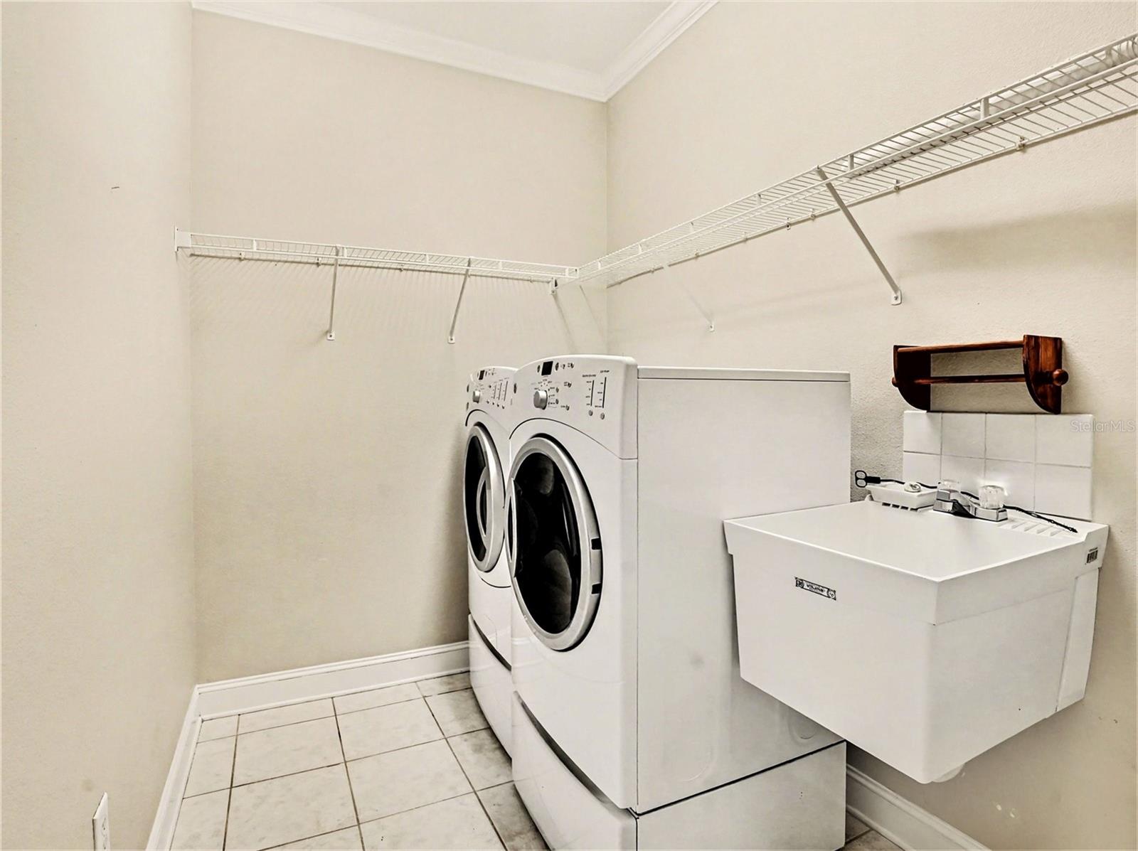 ADMIRAL POINTE - Residential