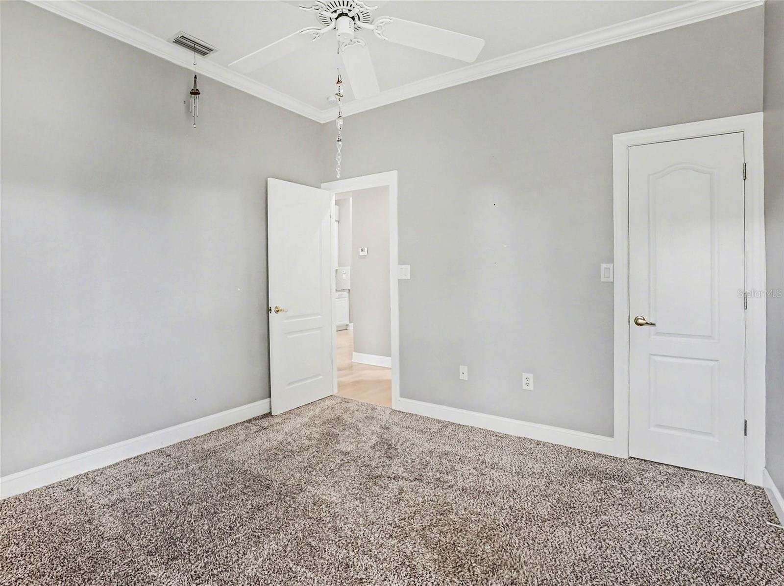 ADMIRAL POINTE - Residential