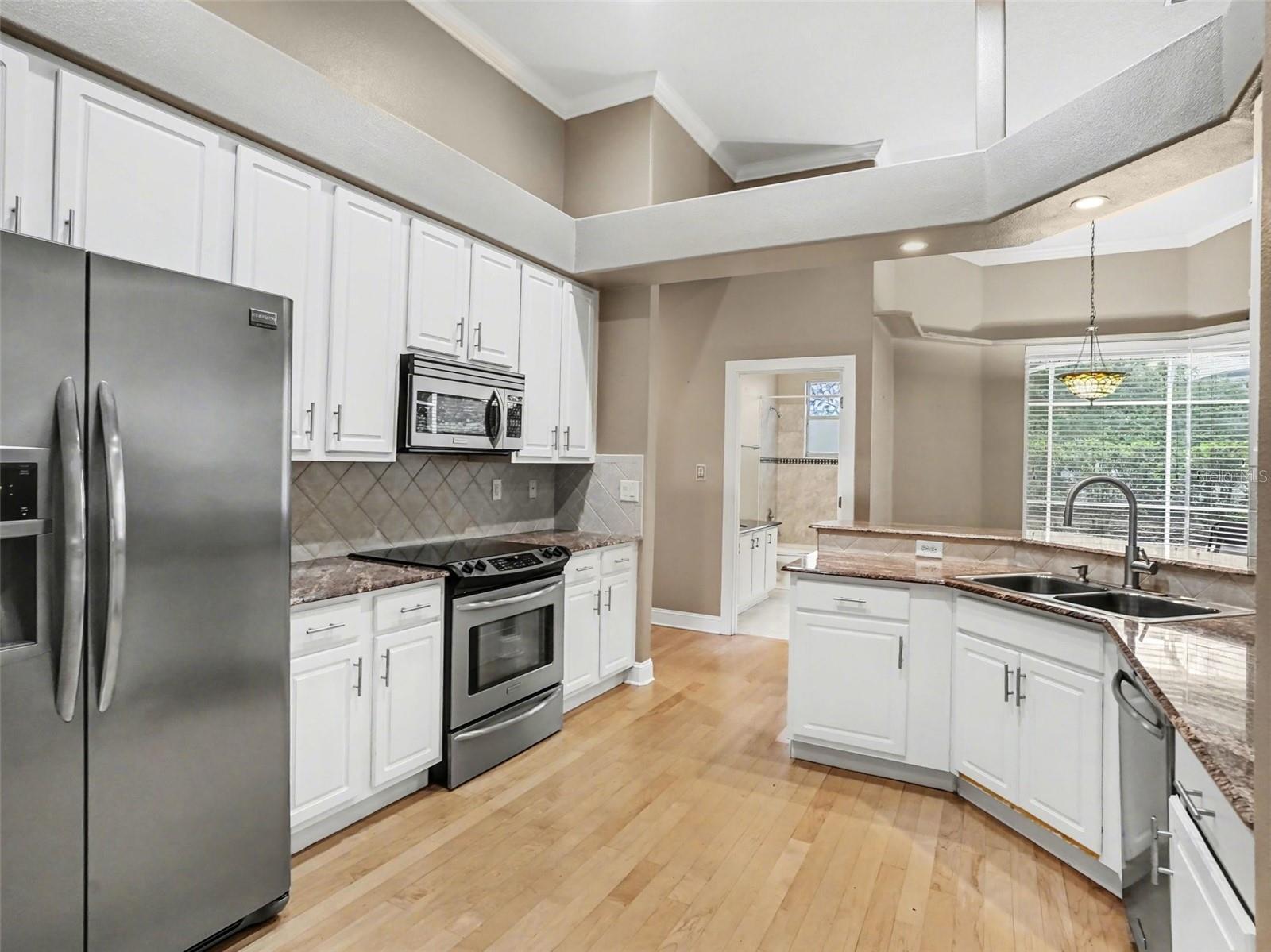 ADMIRAL POINTE - Residential