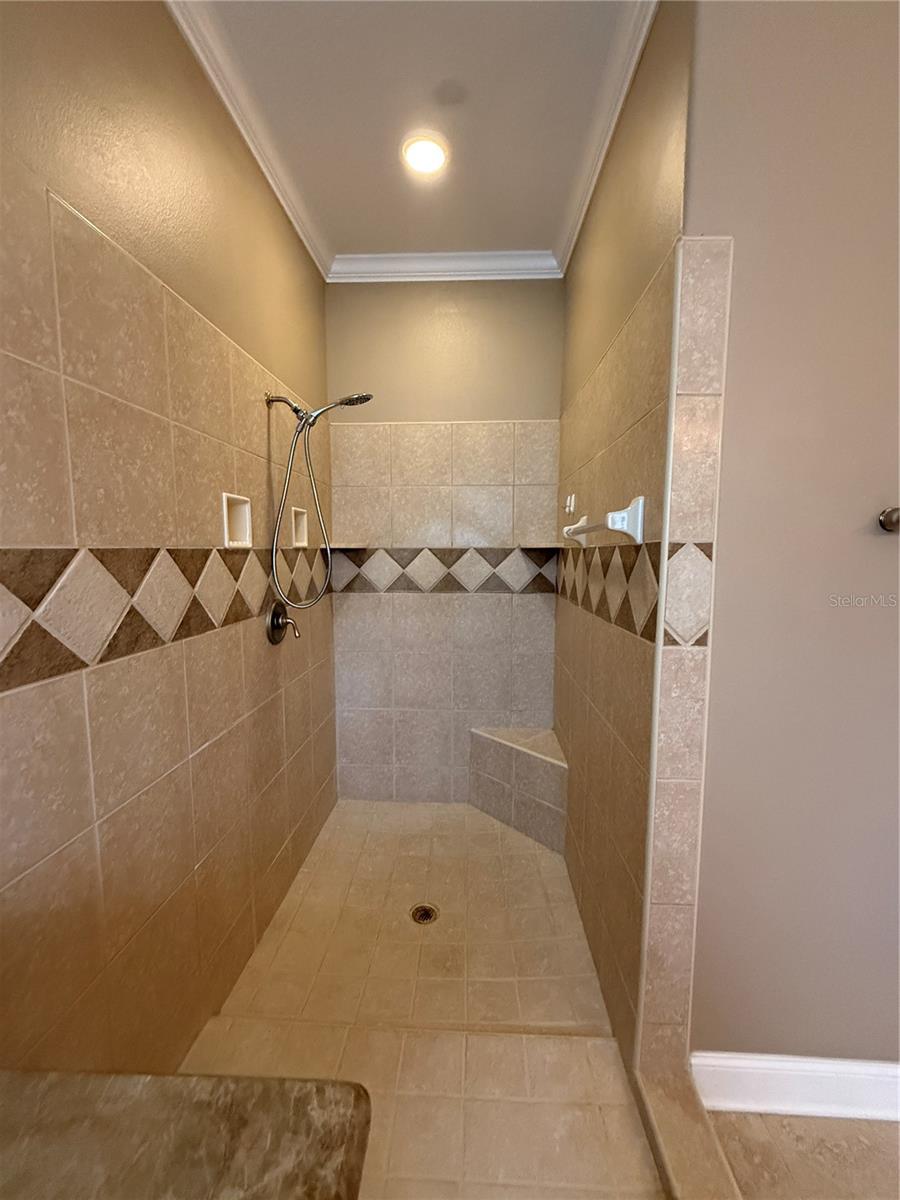 ADMIRAL POINTE - Residential