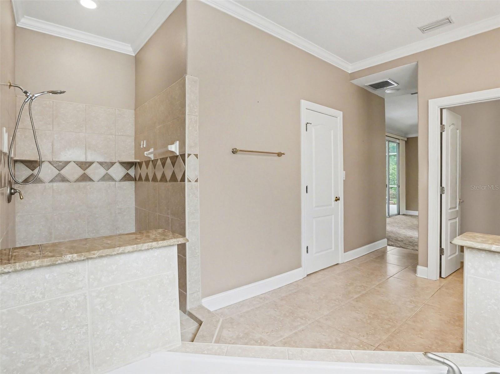 ADMIRAL POINTE - Residential