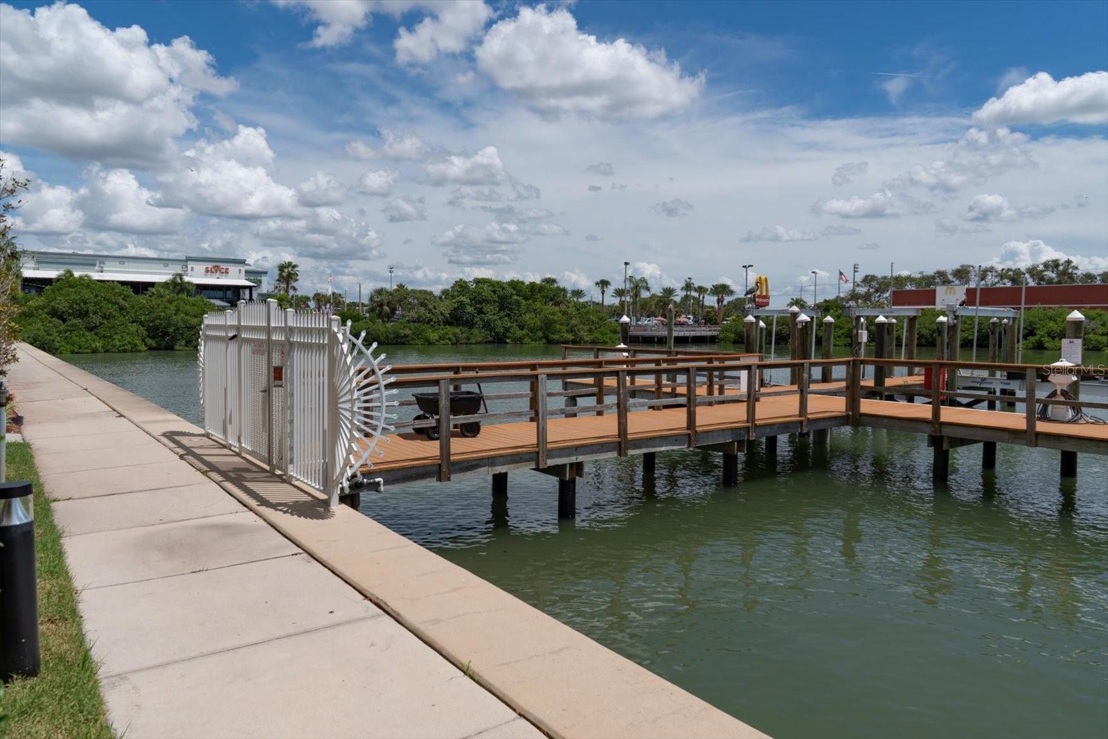 HARBORSIDE BOAT CLUB OF MADEIRA BEACH CONDO - Residential