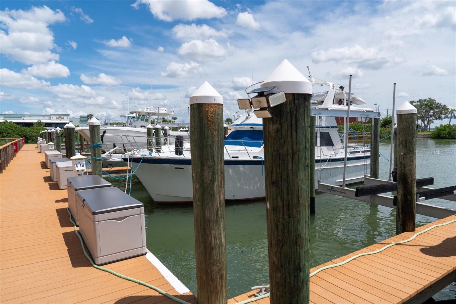 HARBORSIDE BOAT CLUB OF MADEIRA BEACH CONDO - Residential