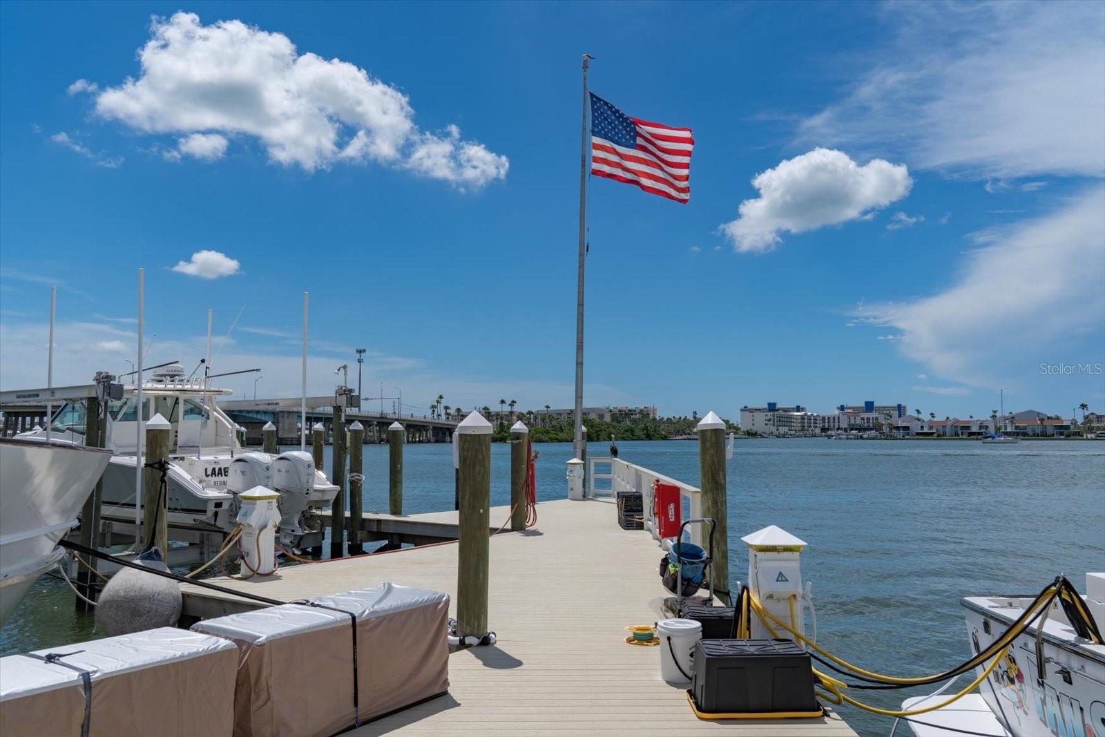 HARBORSIDE BOAT CLUB OF MADEIRA BEACH CONDO - Residential